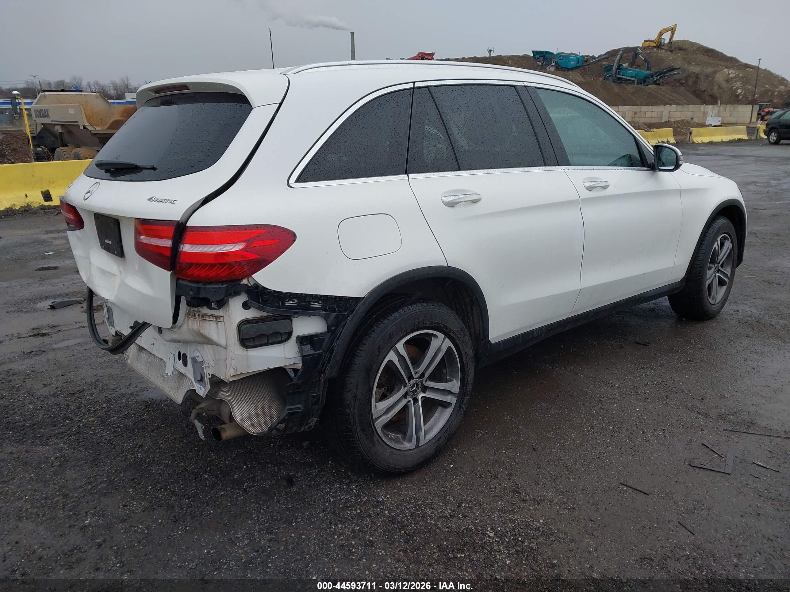 MERCEDES-BENZ GLC image 4