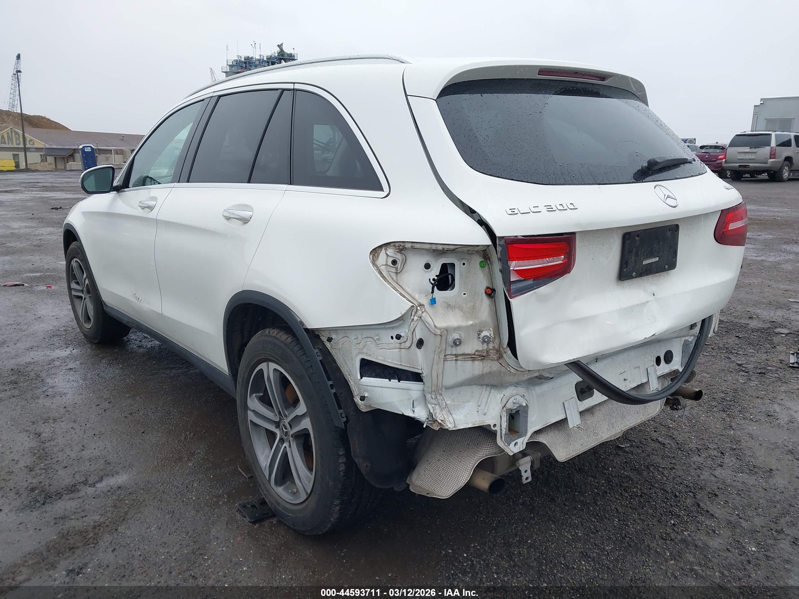 MERCEDES-BENZ GLC image 6