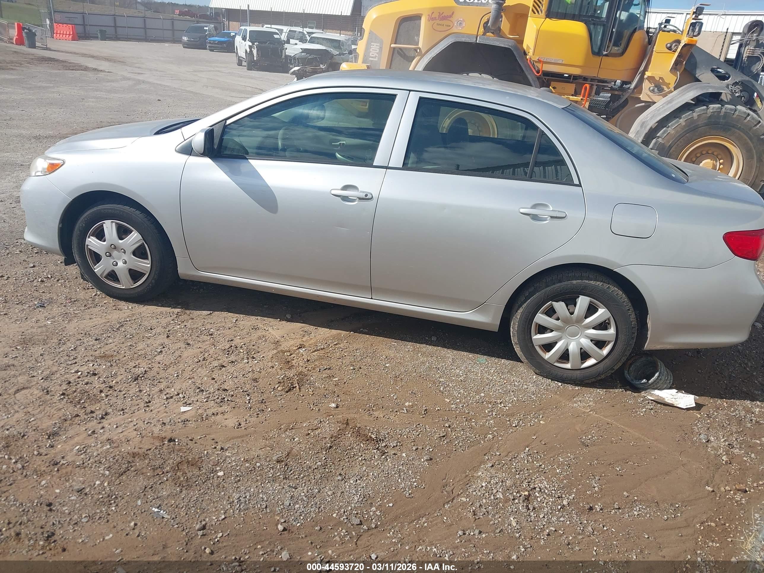 TOYOTA COROLLA image 3