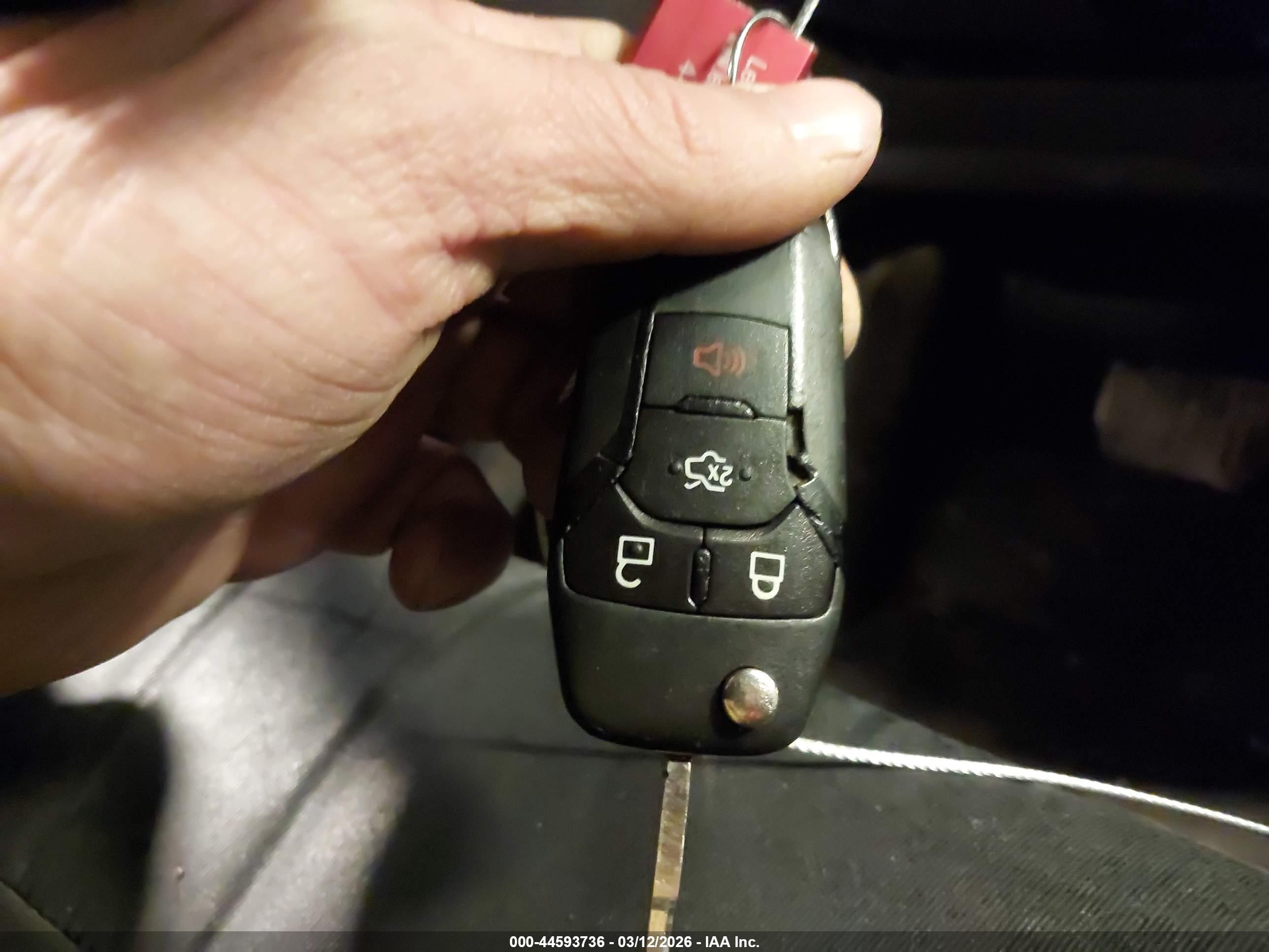 FORD FUSION image 11