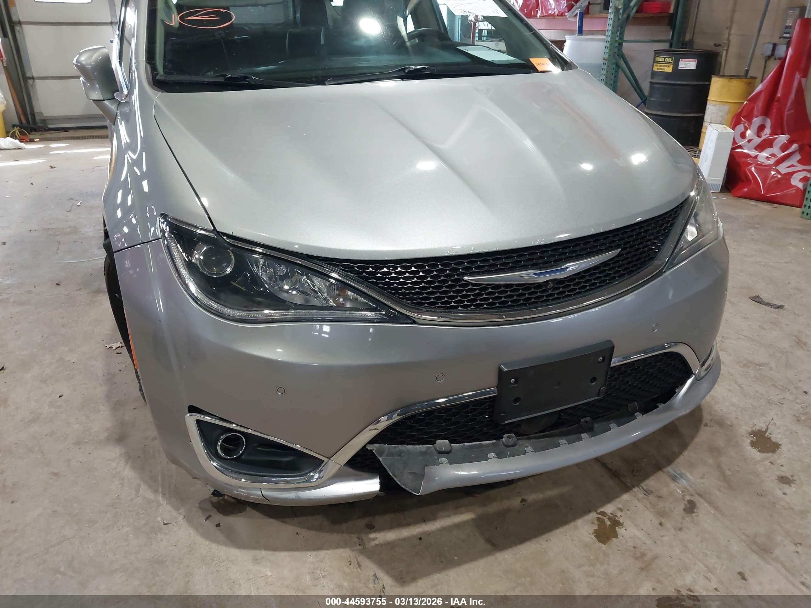 CHRYSLER PACIFICA image 6