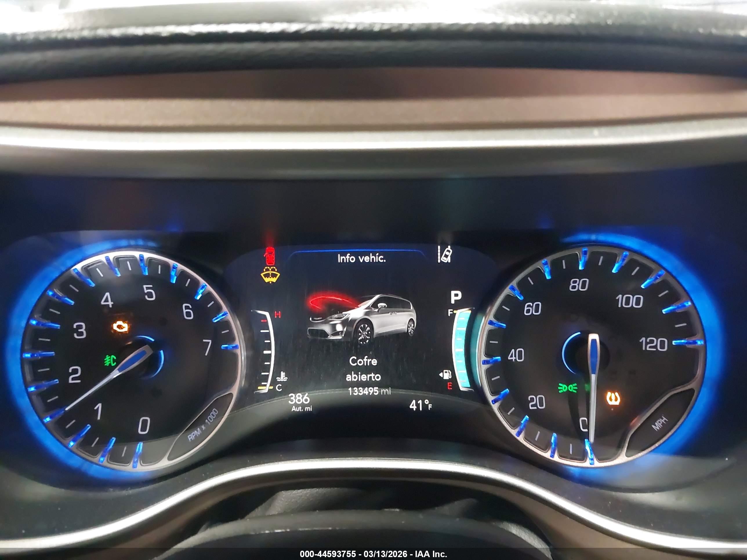 CHRYSLER PACIFICA image 7