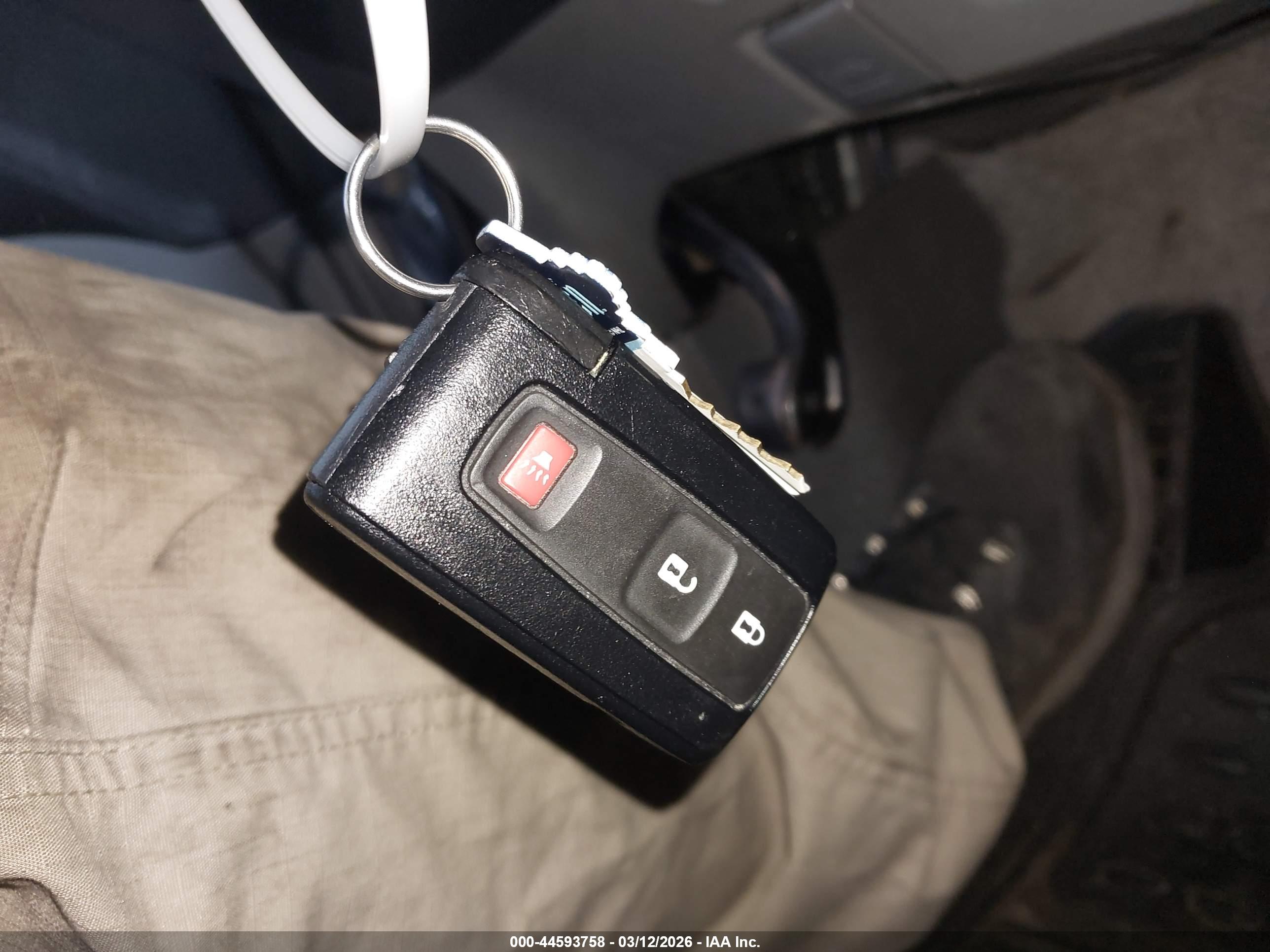 TOYOTA PRIUS image 11