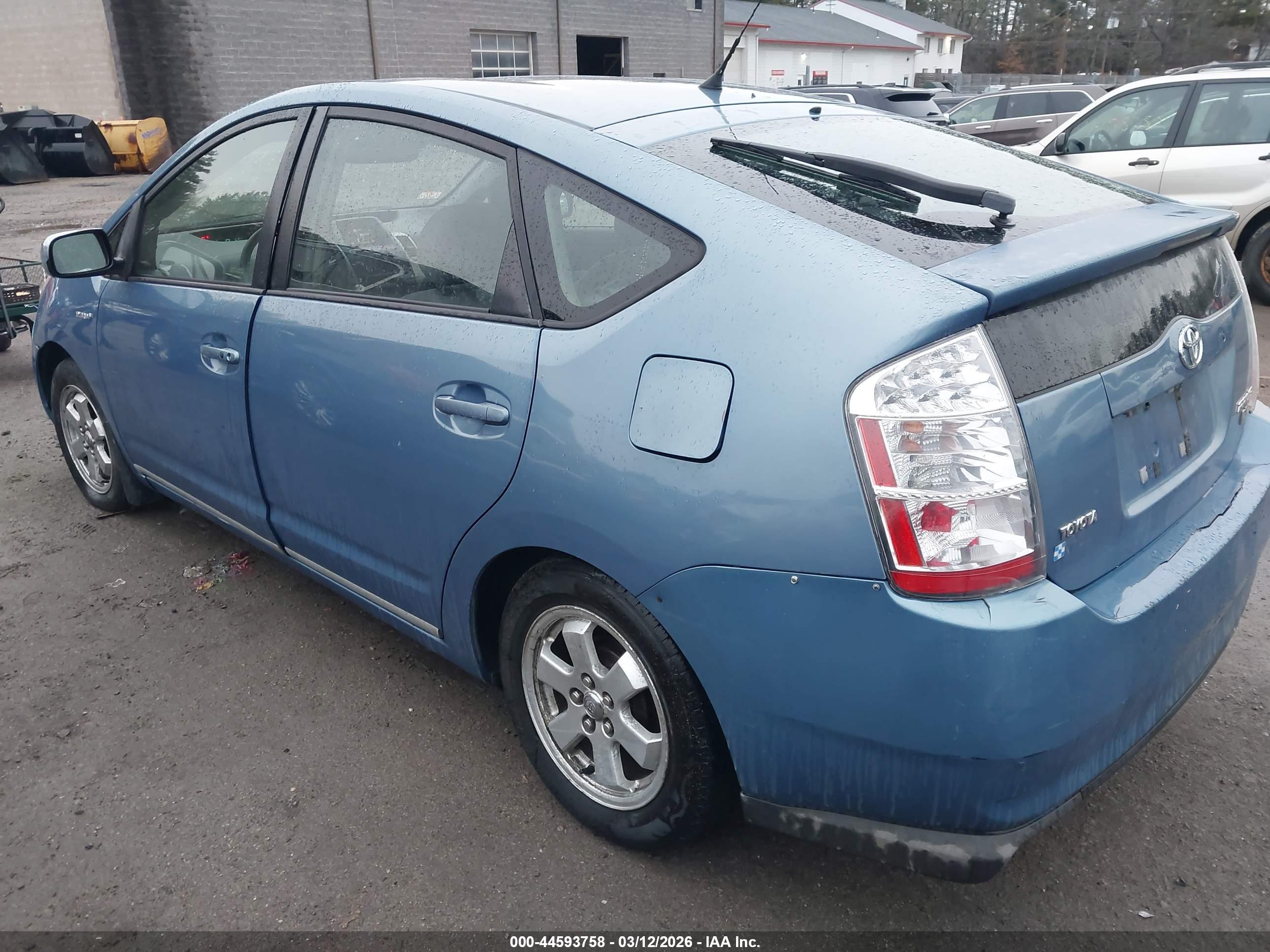 TOYOTA PRIUS image 3