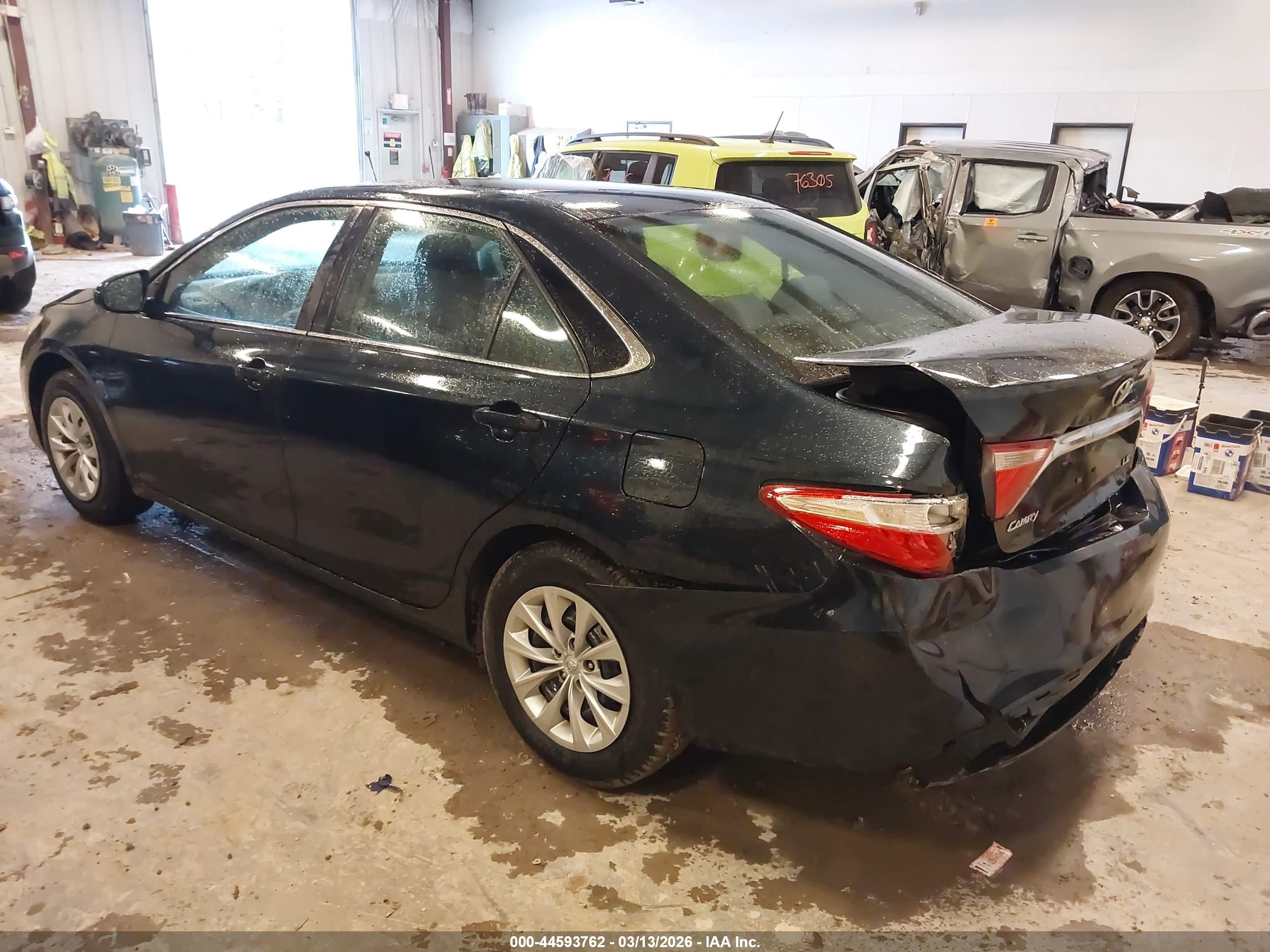 TOYOTA CAMRY image 3