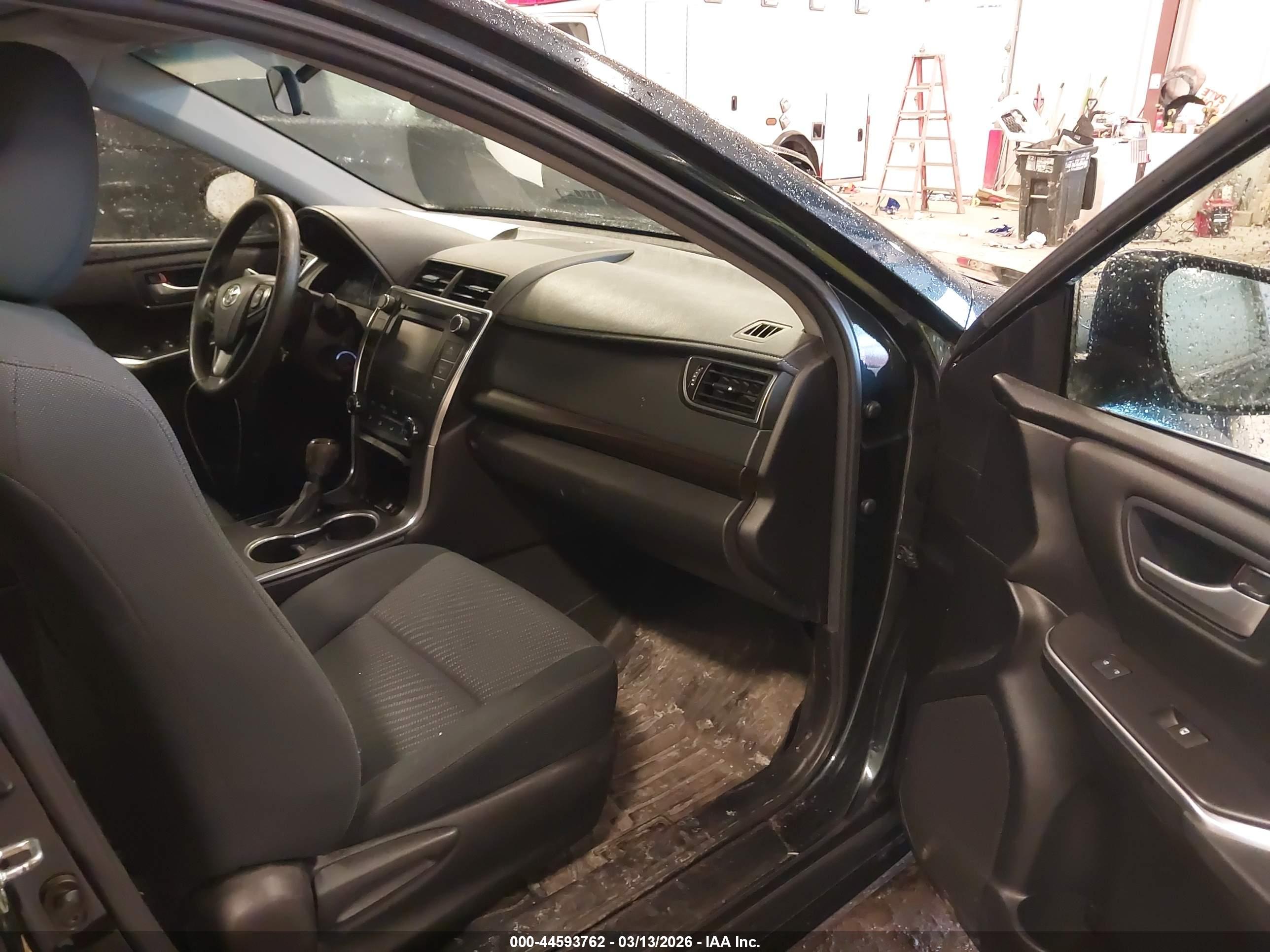 TOYOTA CAMRY image 5