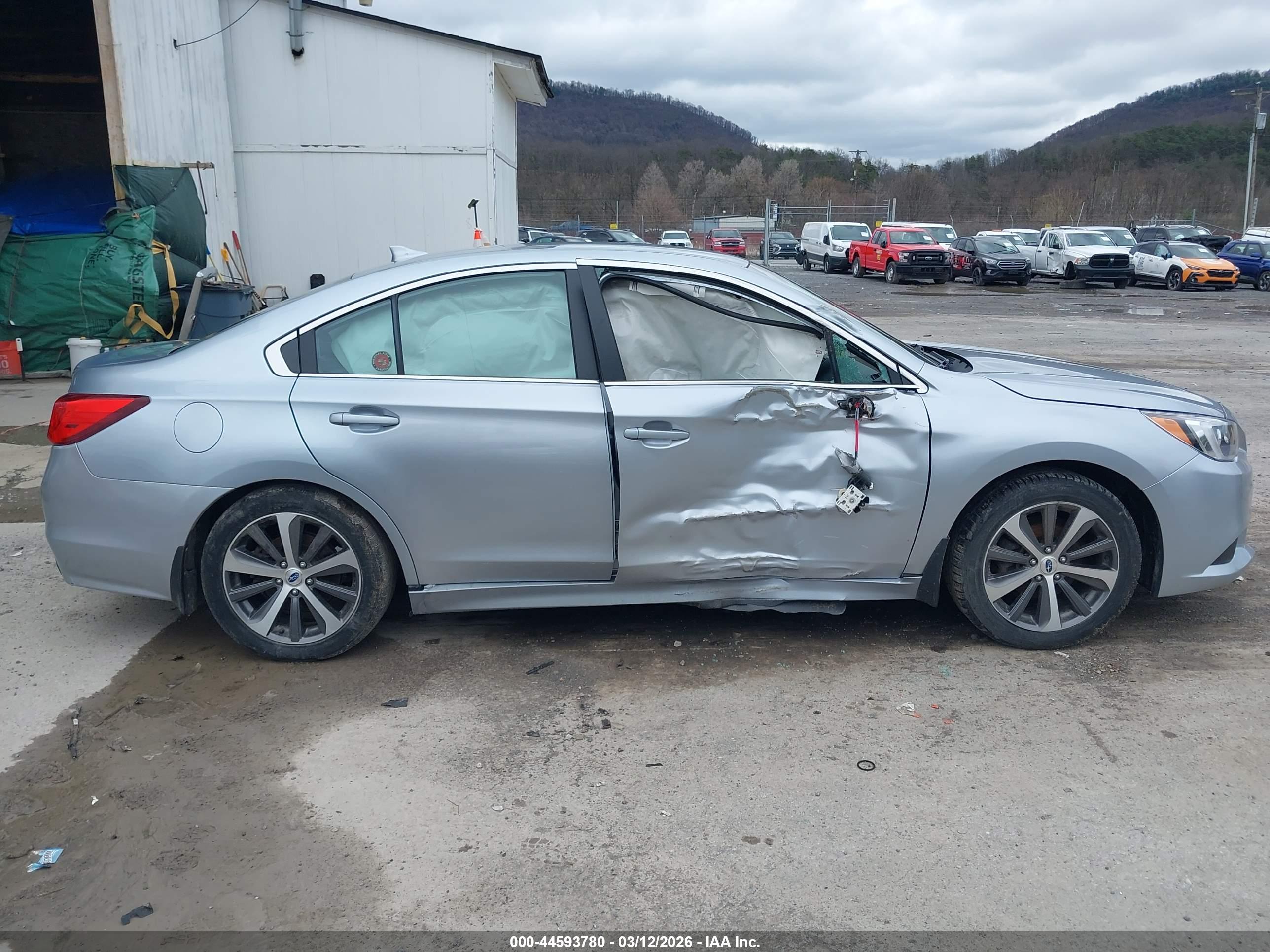 SUBARU LEGACY image 6