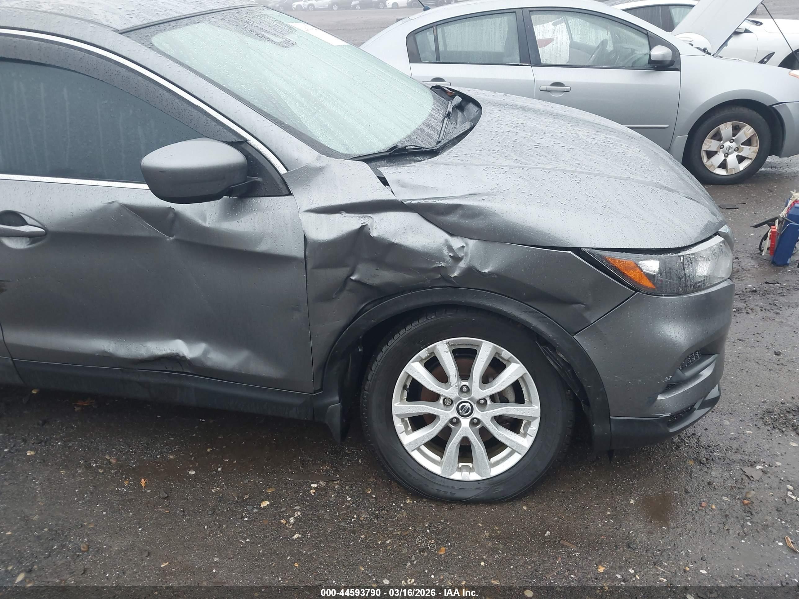 NISSAN ROGUE image 6