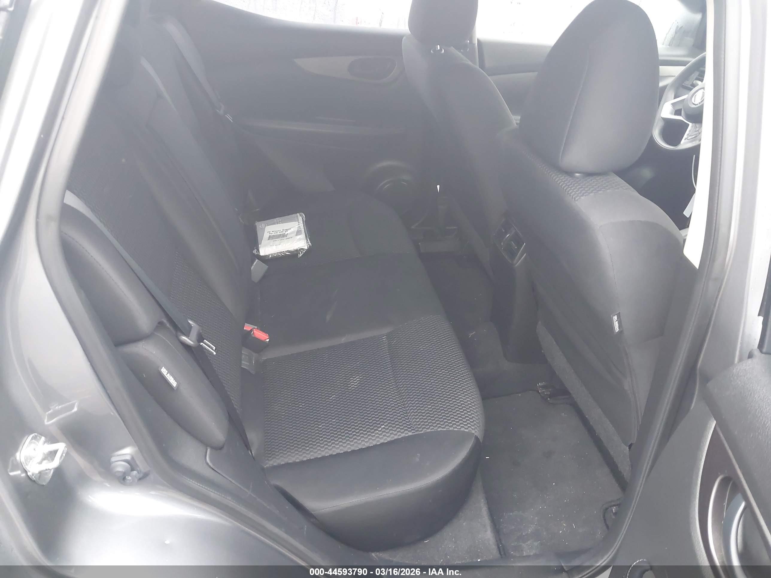 NISSAN ROGUE image 8