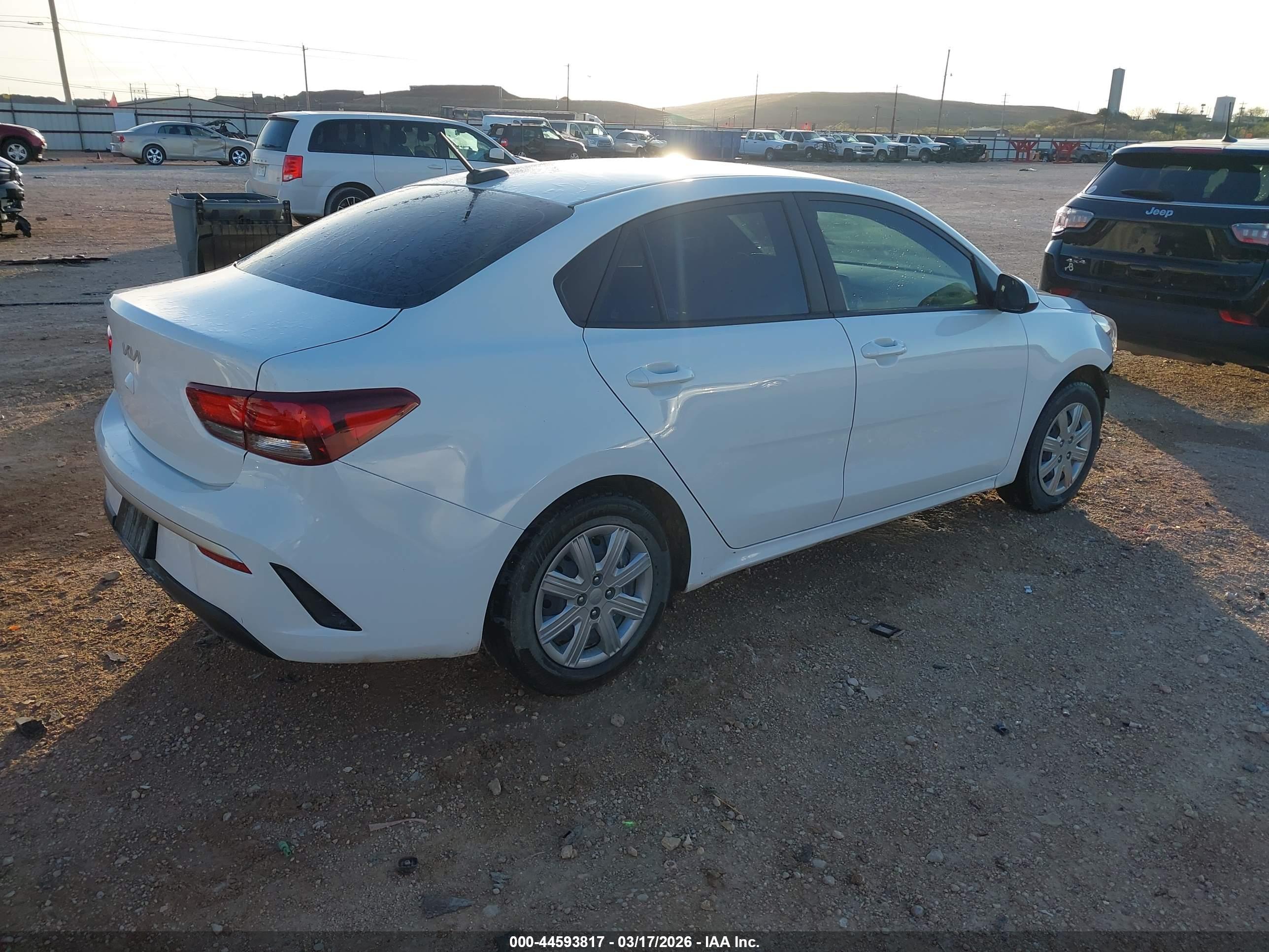 KIA RIO image 4