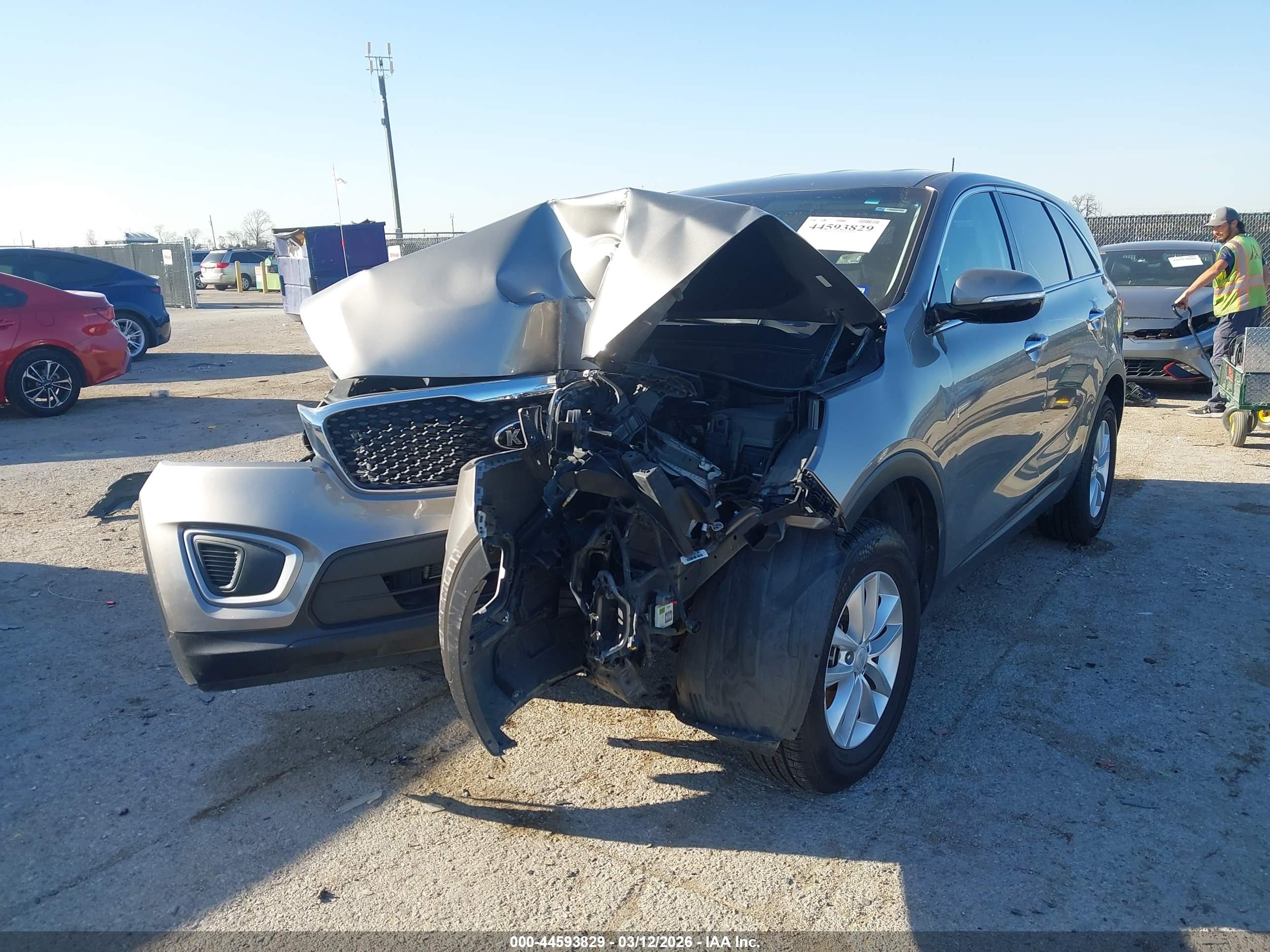 KIA SORENTO image 2