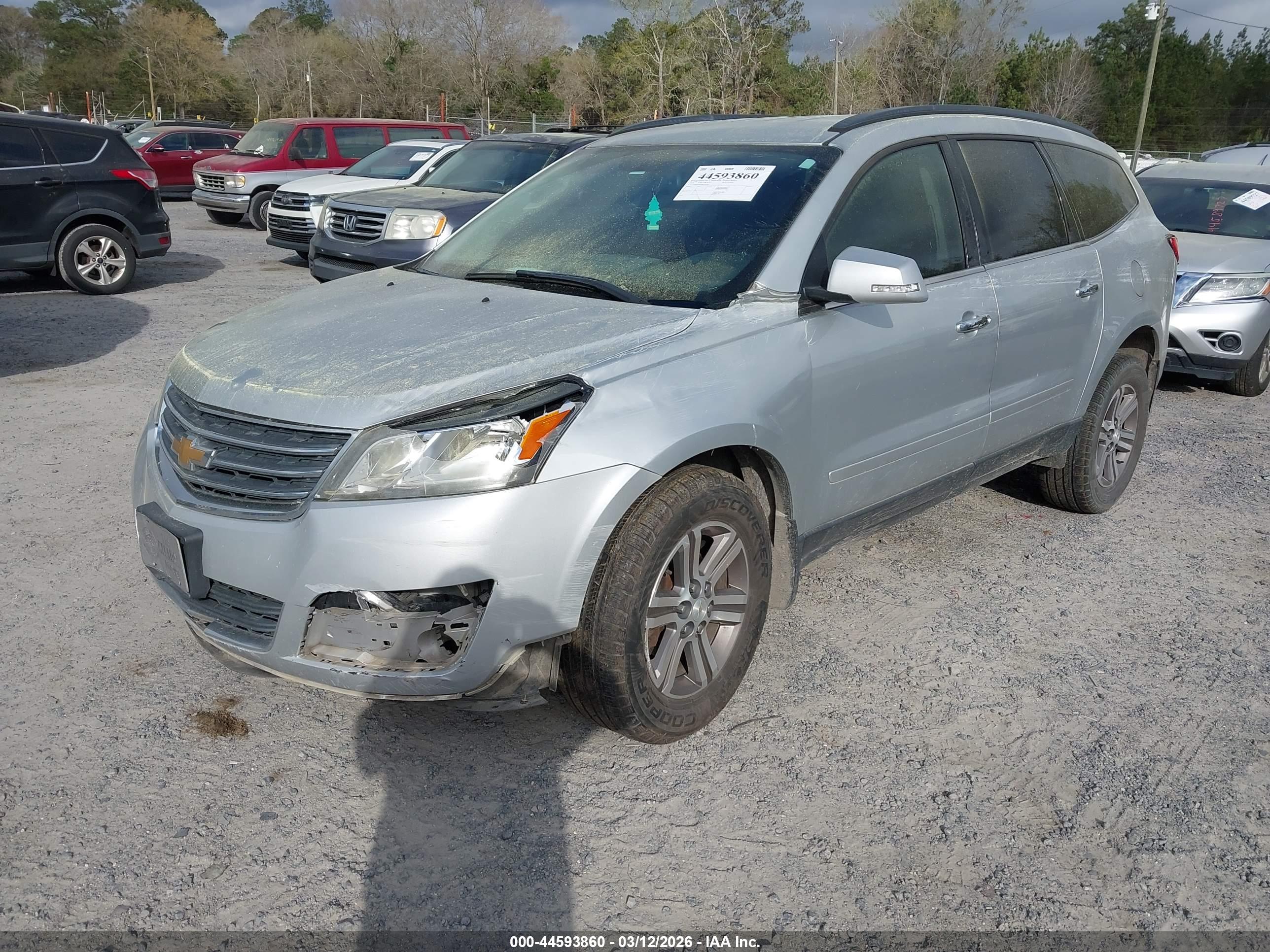 CHEVROLET TRAVERSE image 2