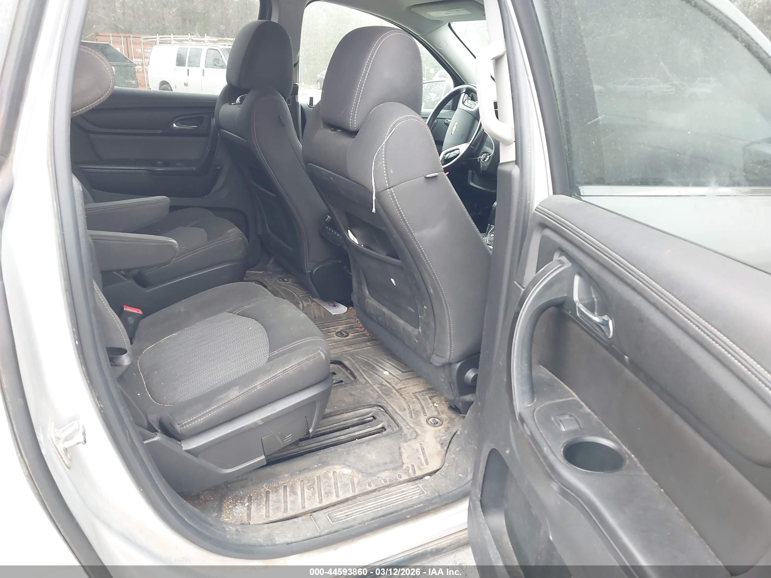 CHEVROLET TRAVERSE image 8