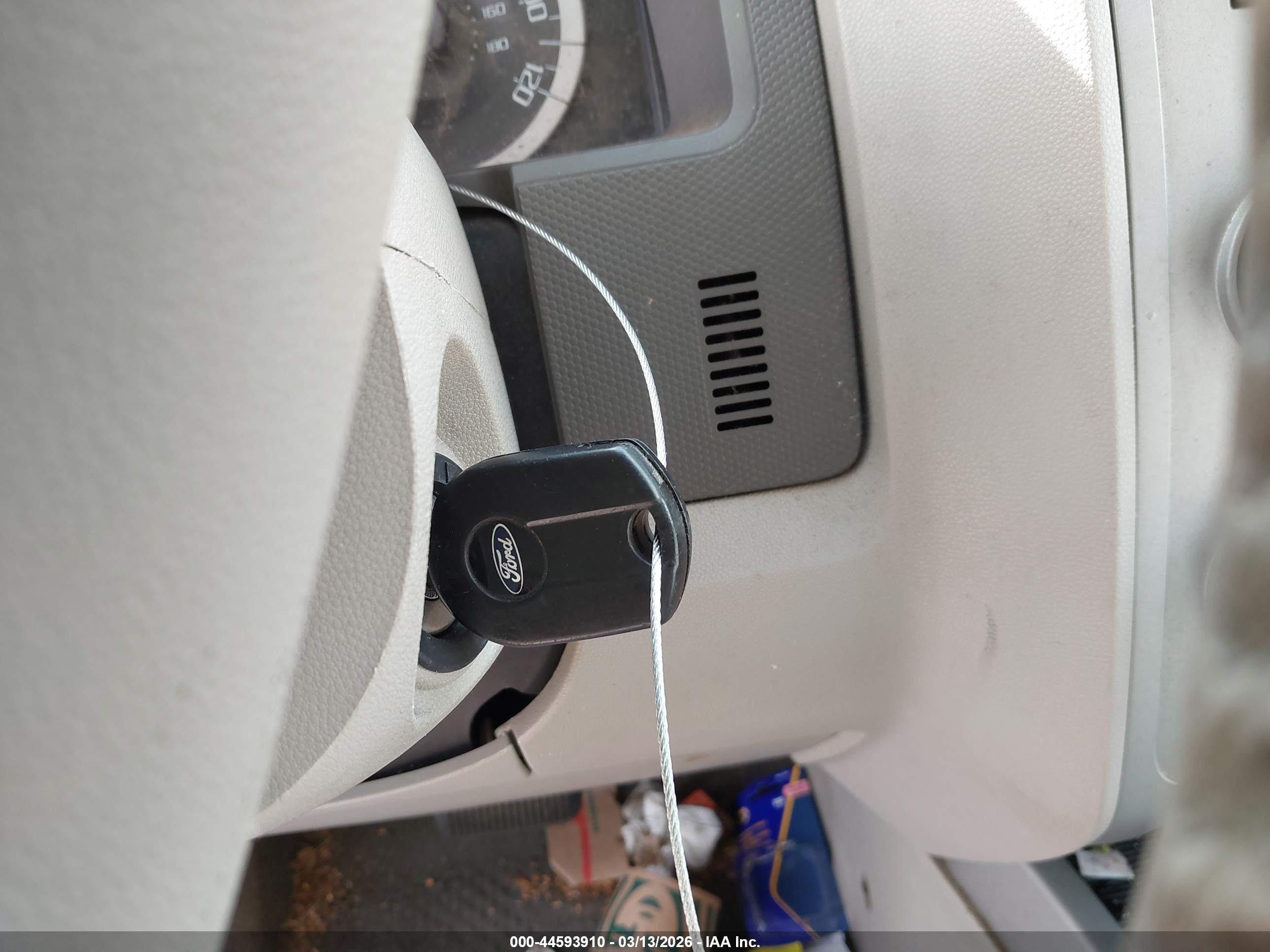 FORD ESCAPE image 11
