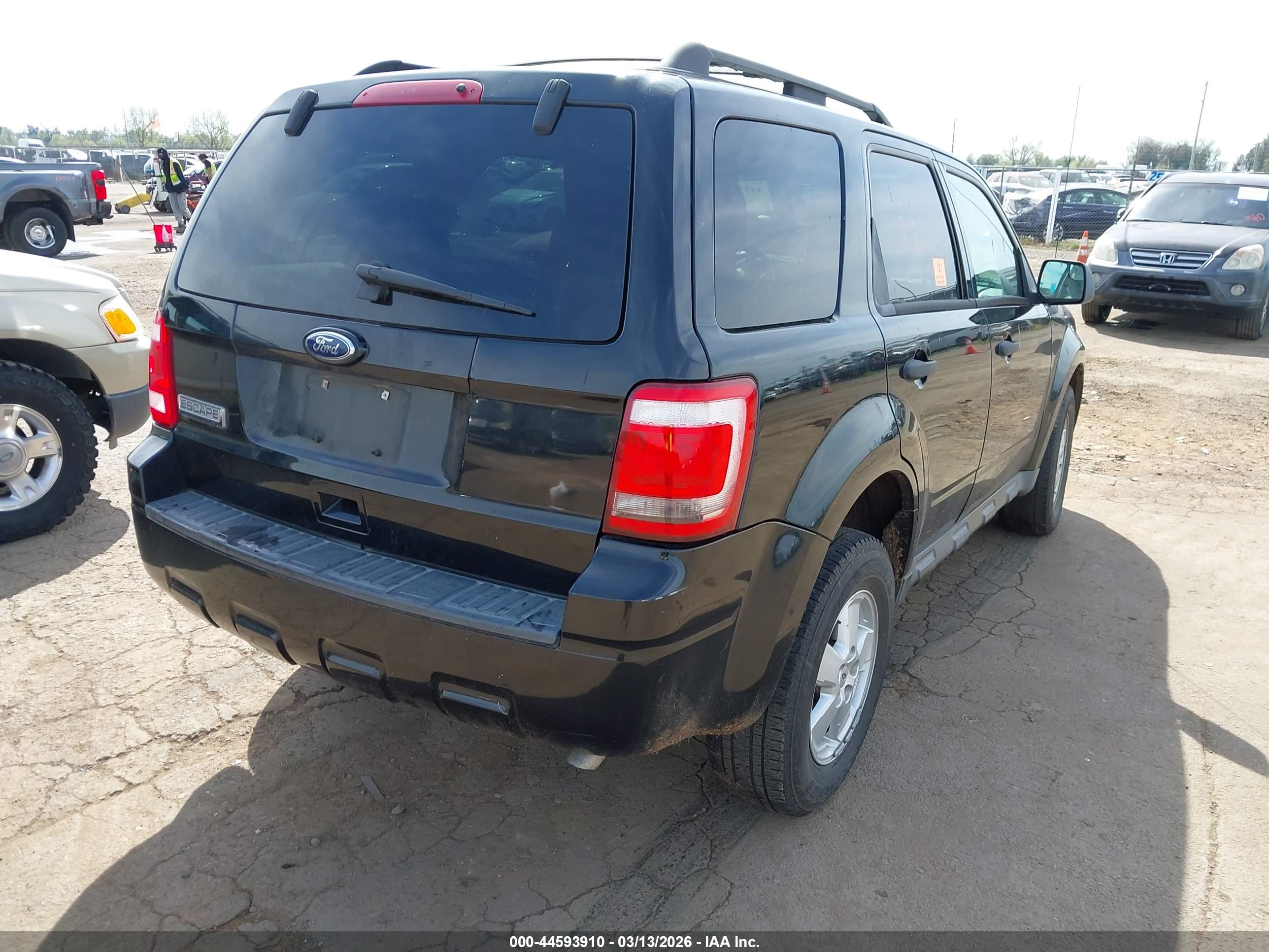 FORD ESCAPE image 4