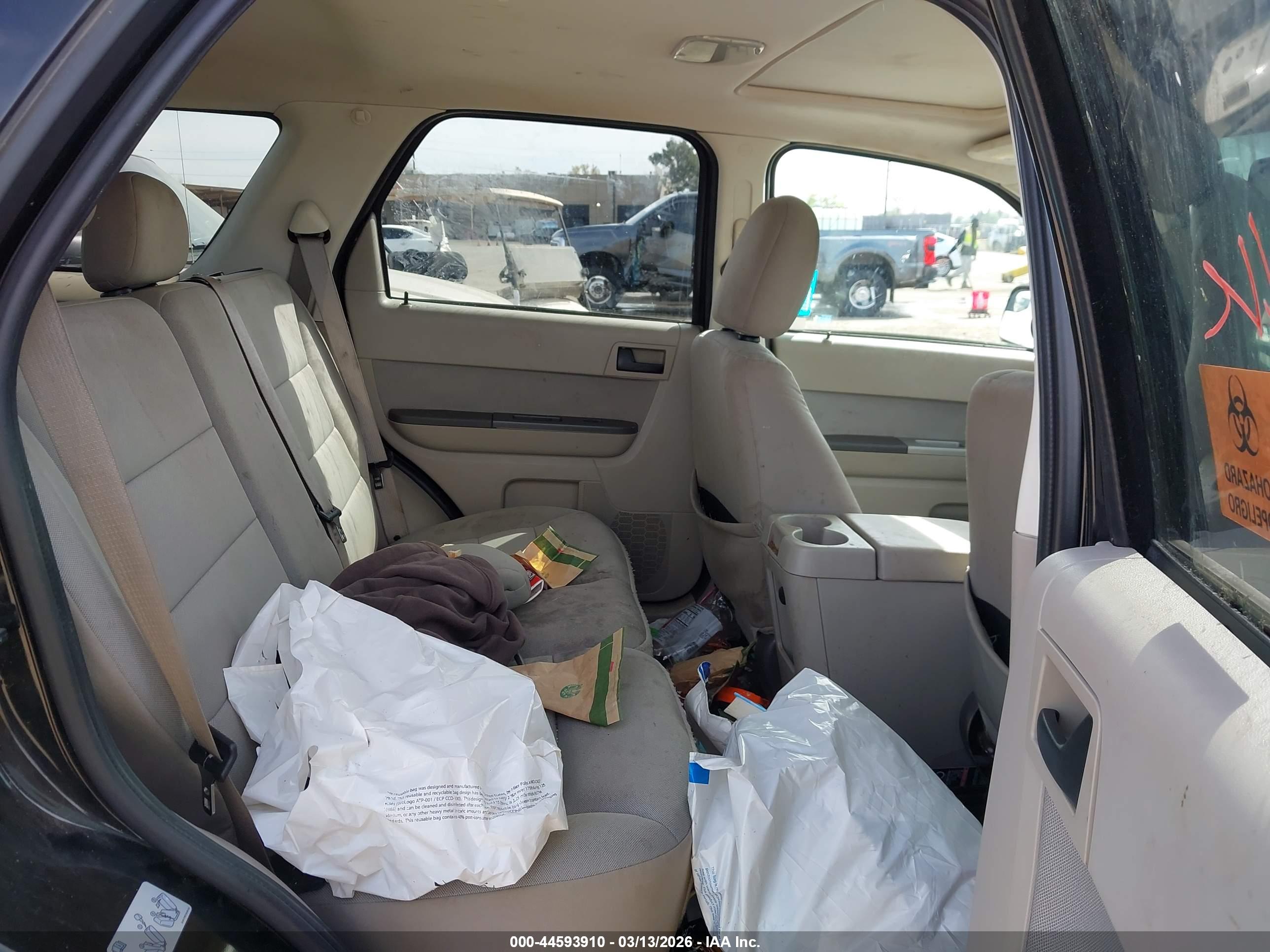 FORD ESCAPE image 8