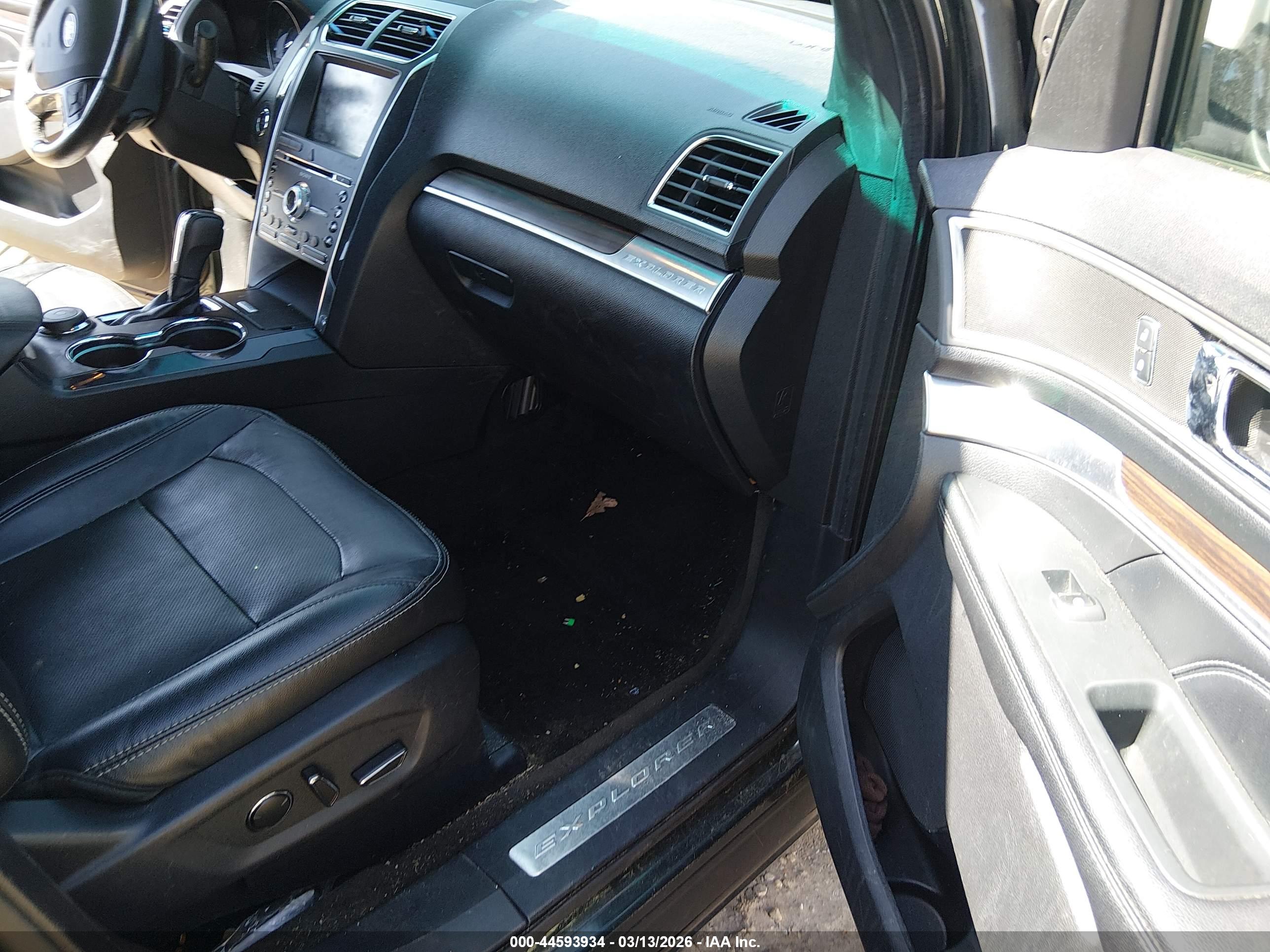 FORD EXPLORER image 5
