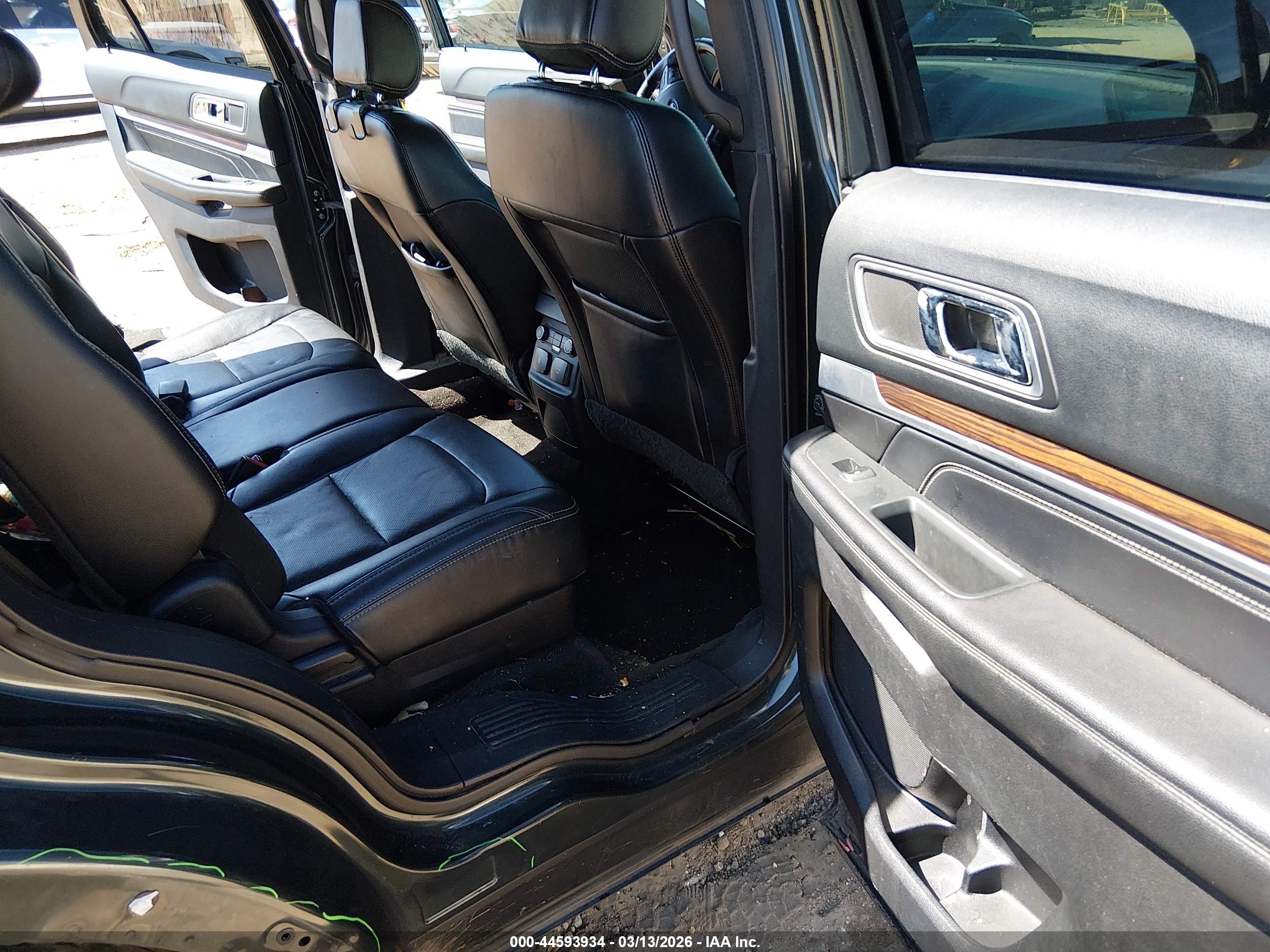 FORD EXPLORER image 8