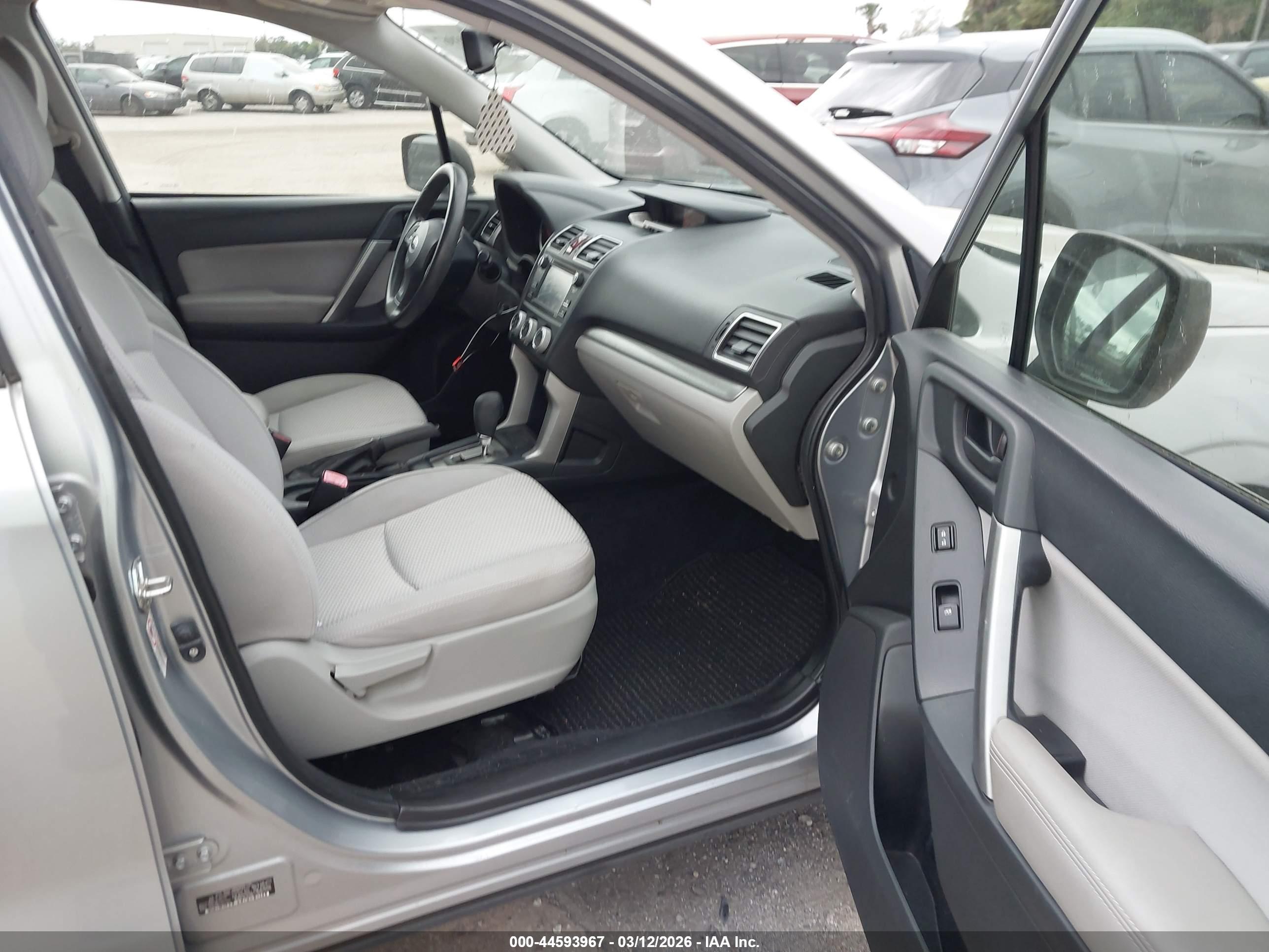 SUBARU FORESTER image 5