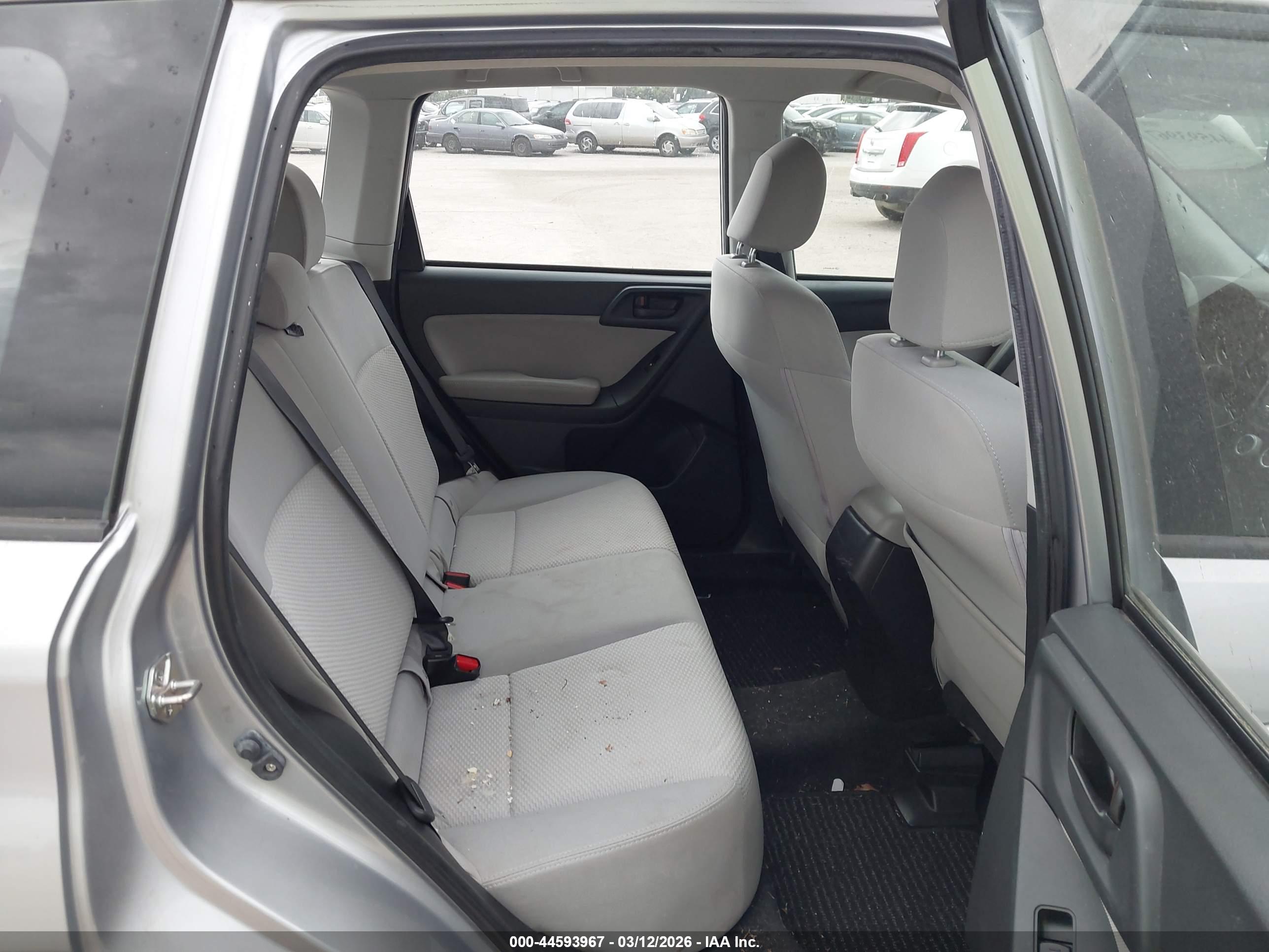 SUBARU FORESTER image 8