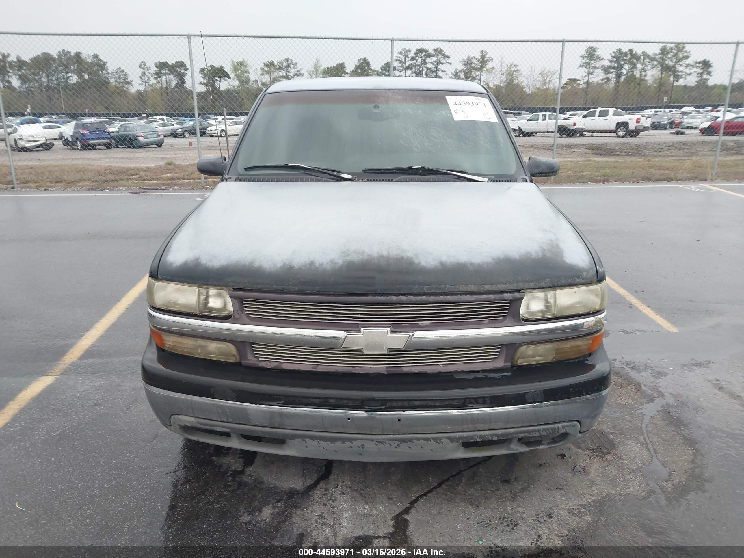 CHEVROLET SILVERADO image 6