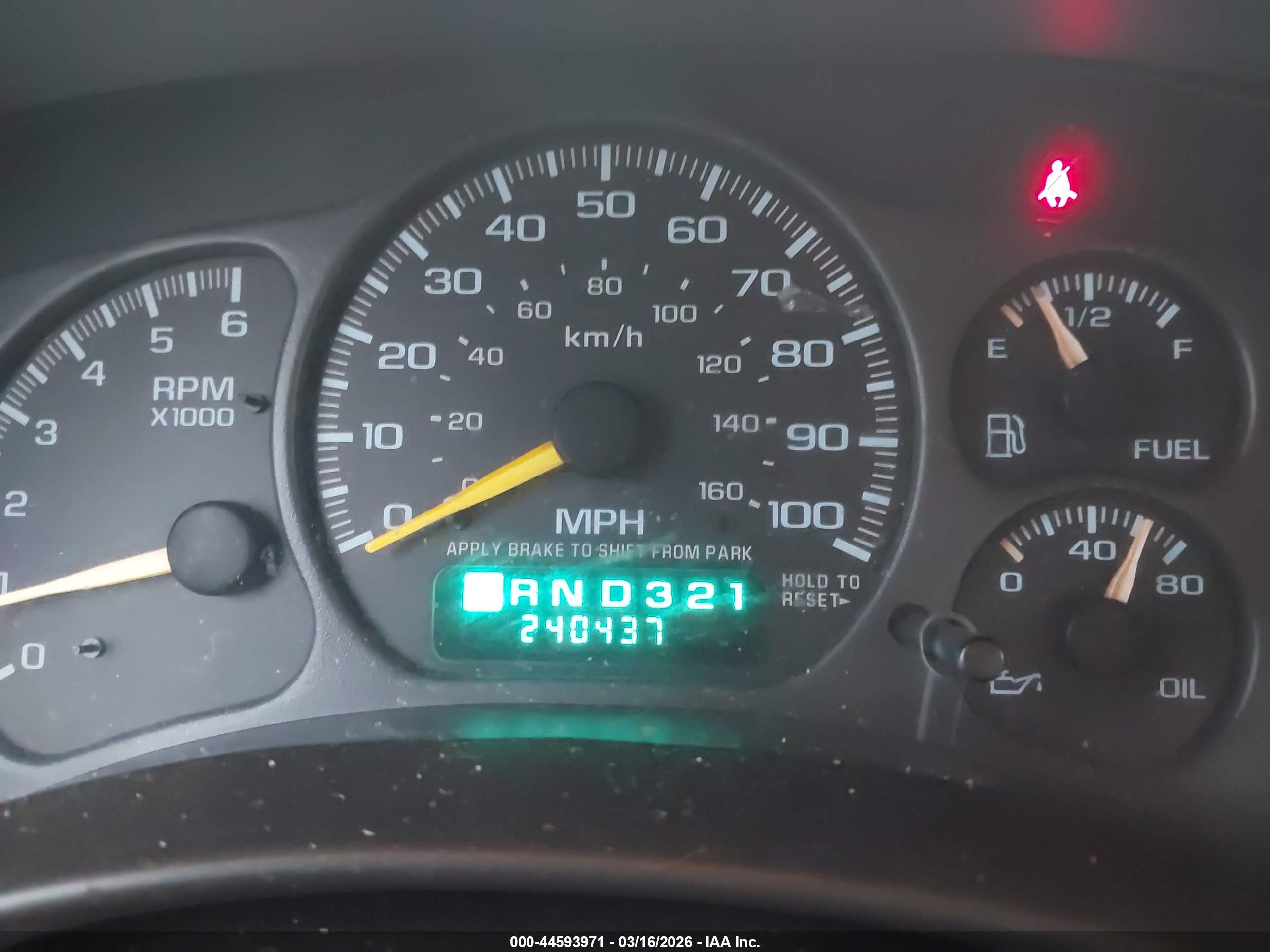 CHEVROLET SILVERADO image 7
