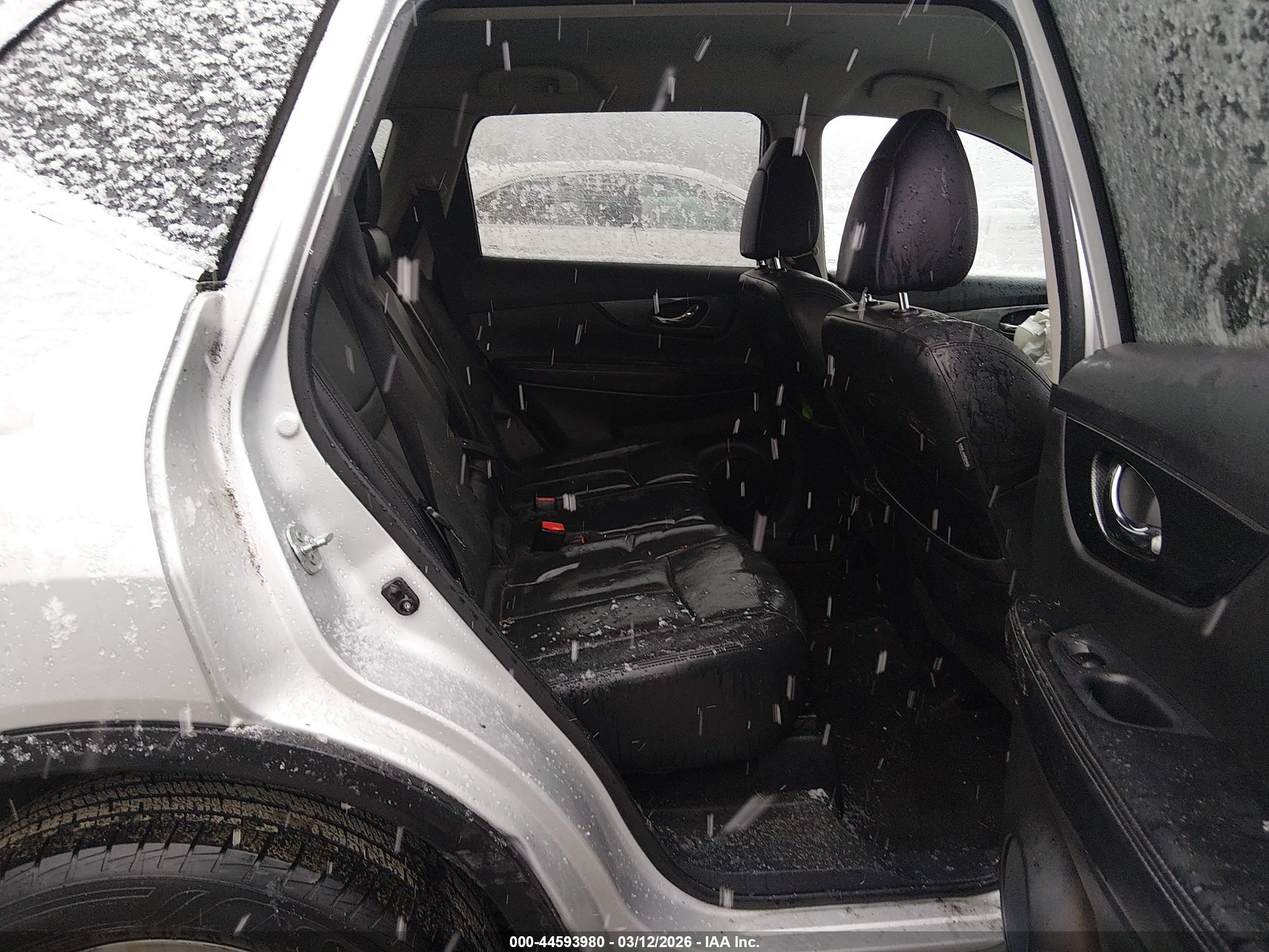 NISSAN ROGUE image 8