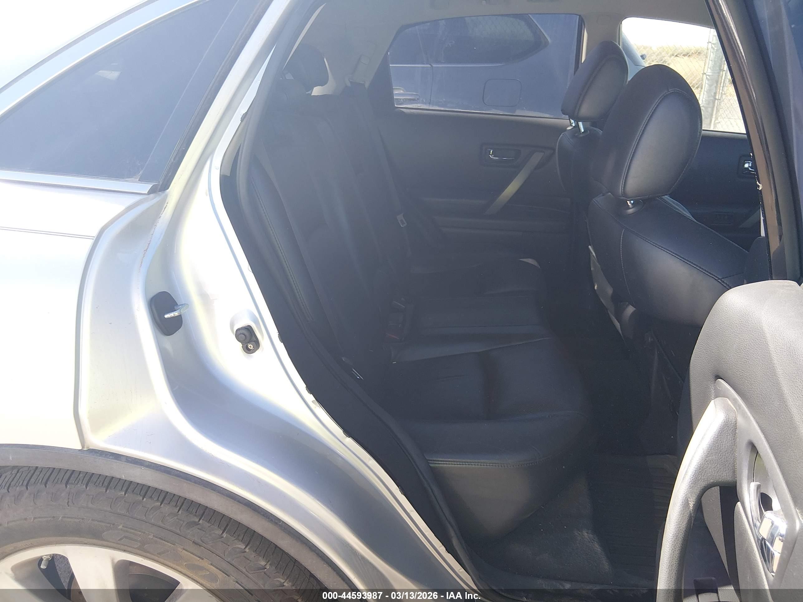 INFINITI FX45 image 8