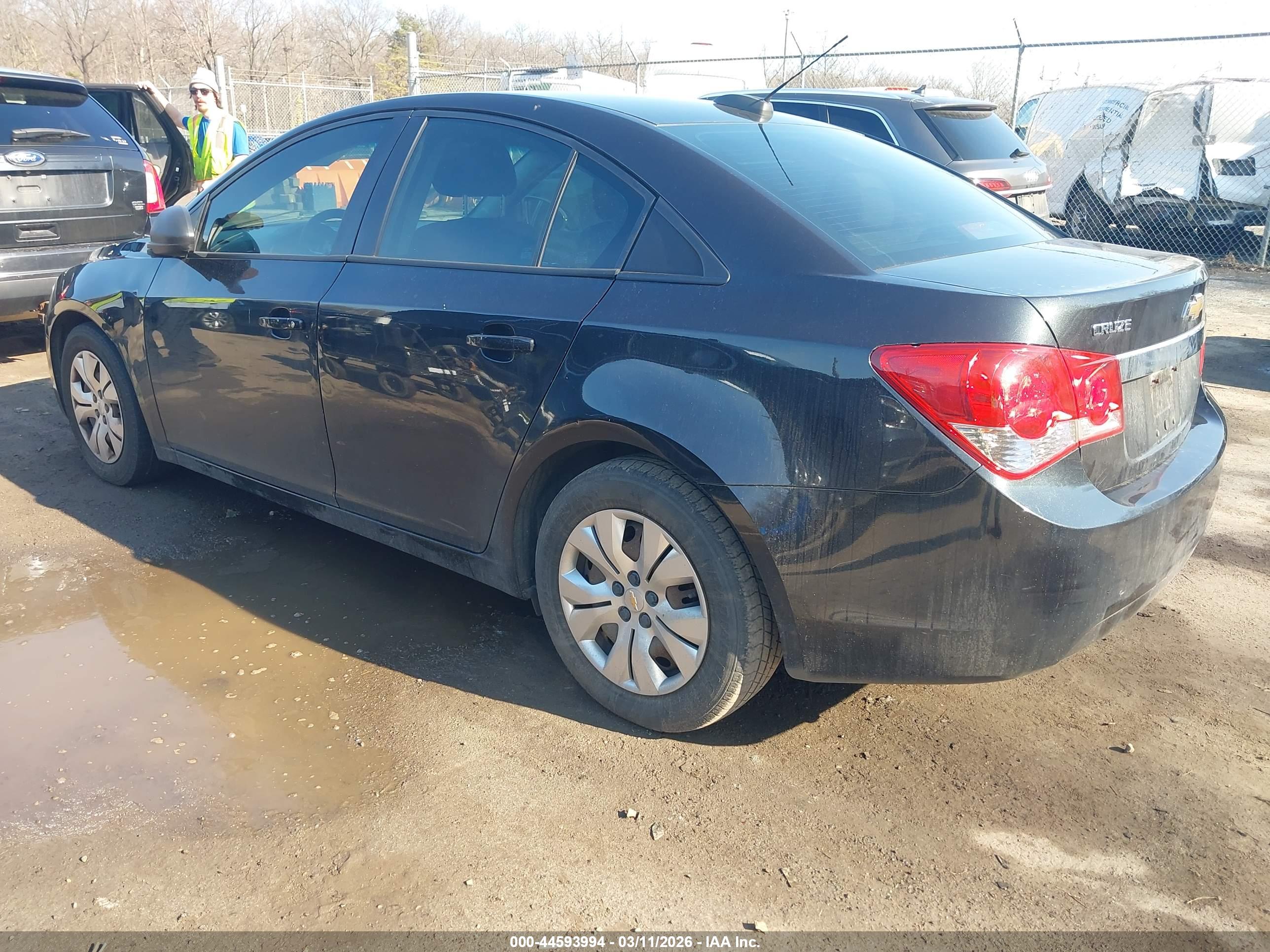CHEVROLET CRUZE image 3