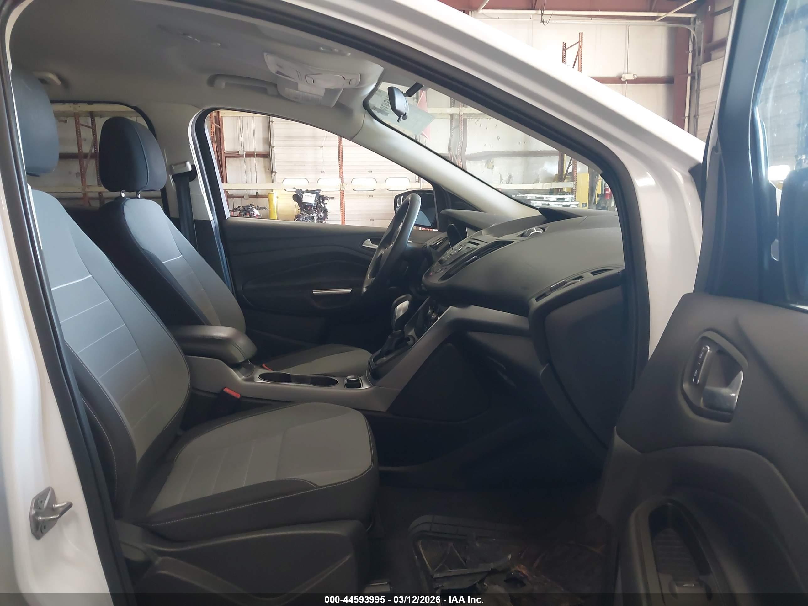 FORD ESCAPE image 5