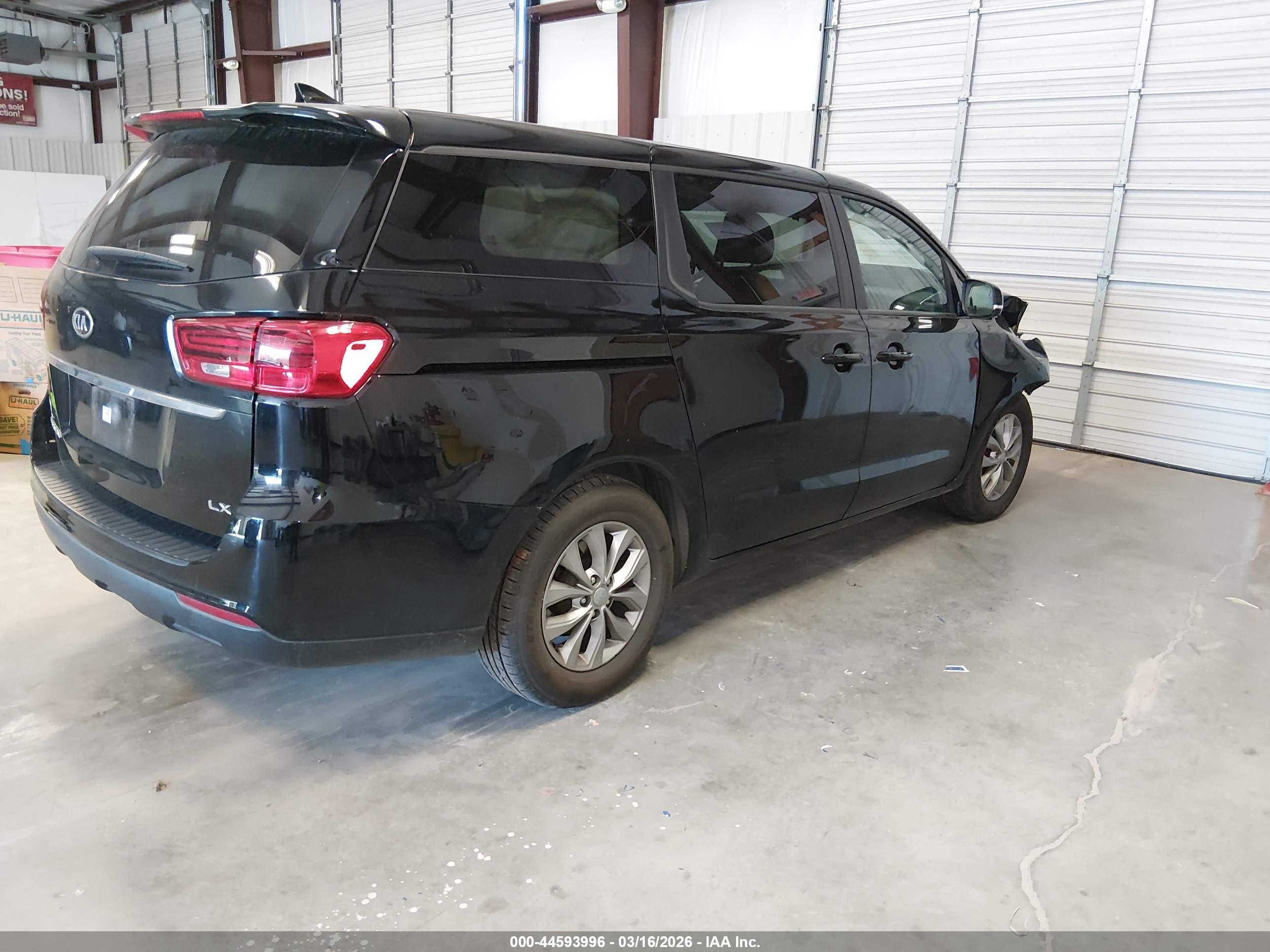 KIA SEDONA image 4