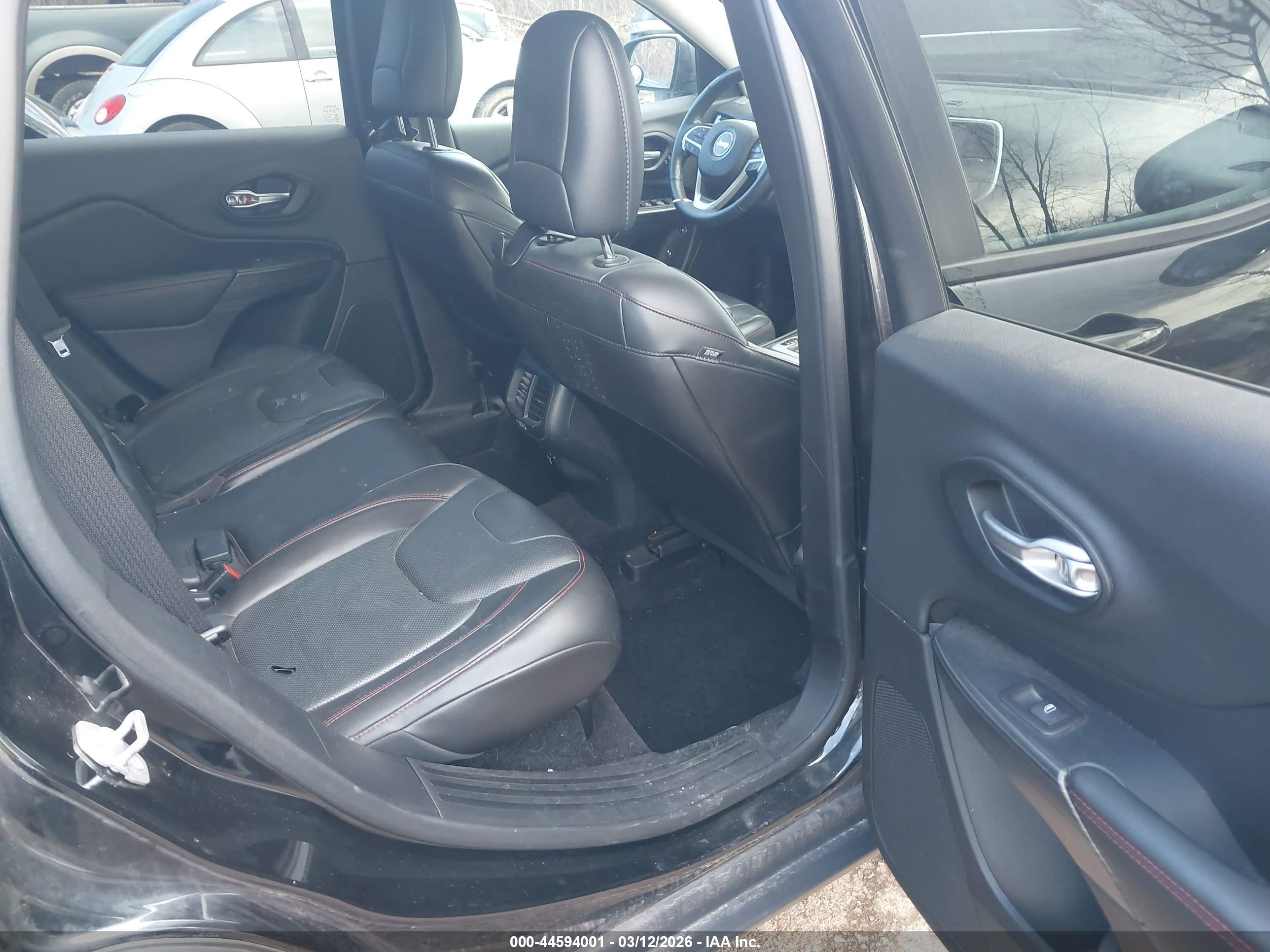 JEEP CHEROKEE image 8