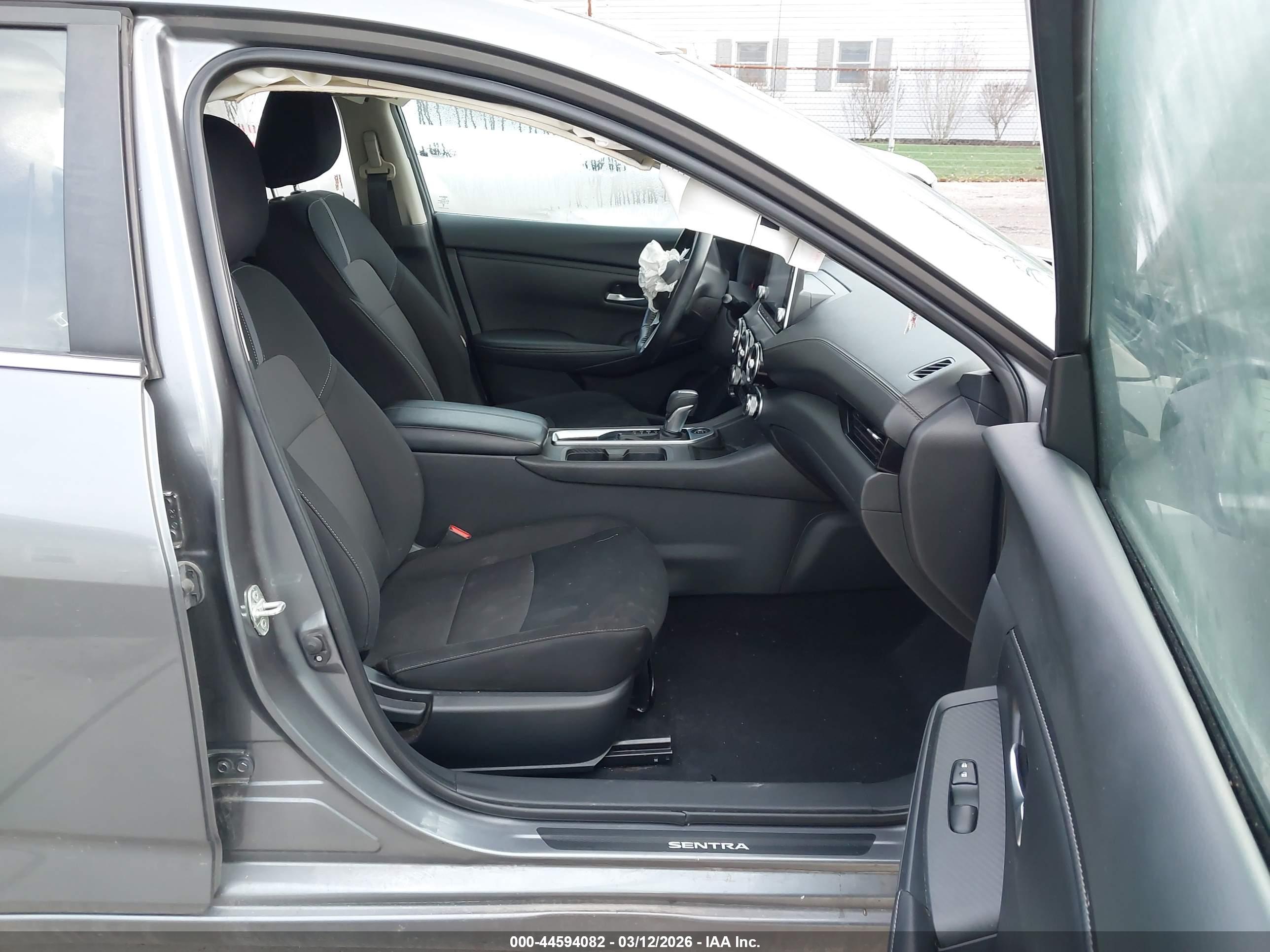 NISSAN SENTRA image 5