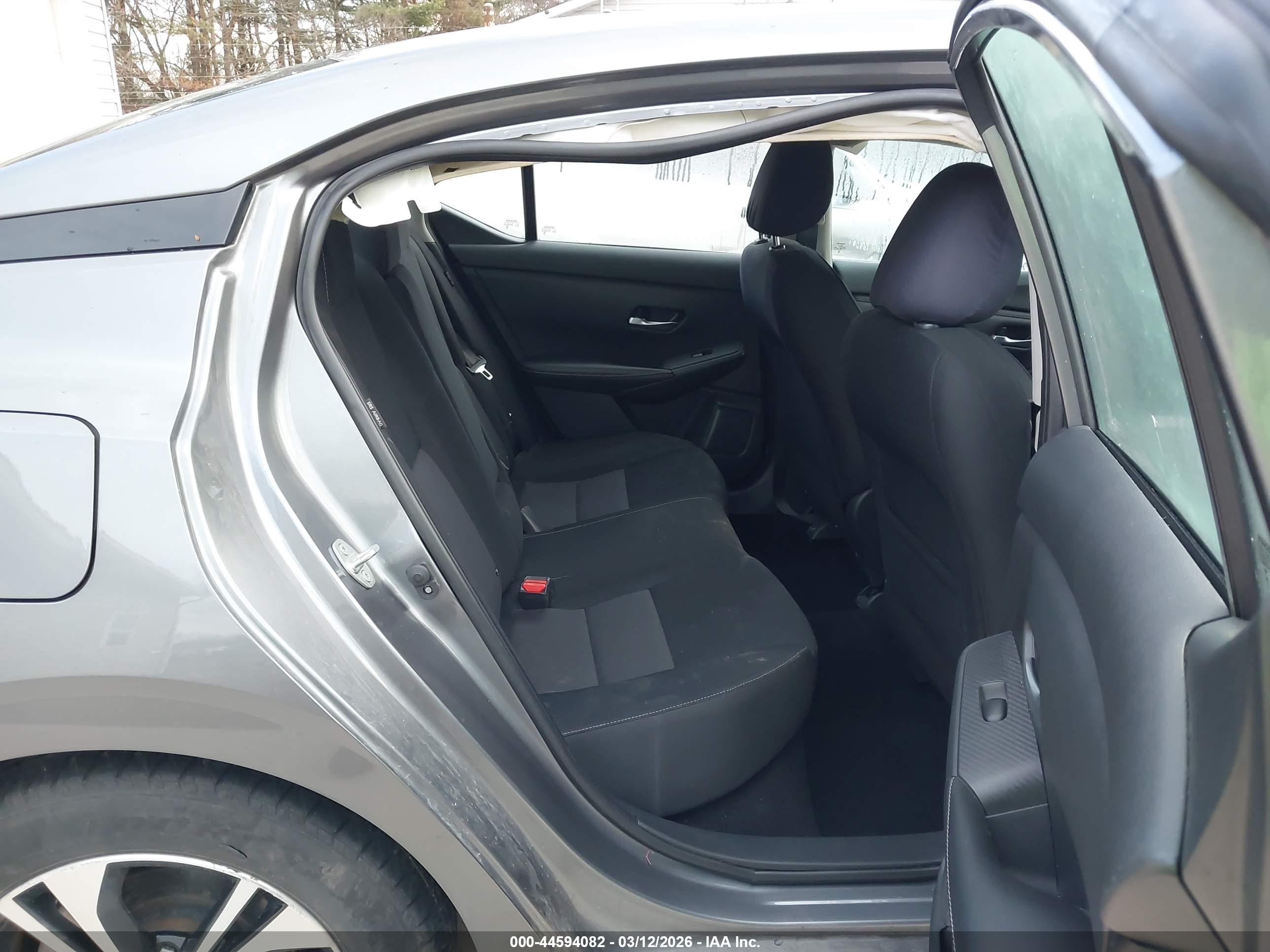 NISSAN SENTRA image 8