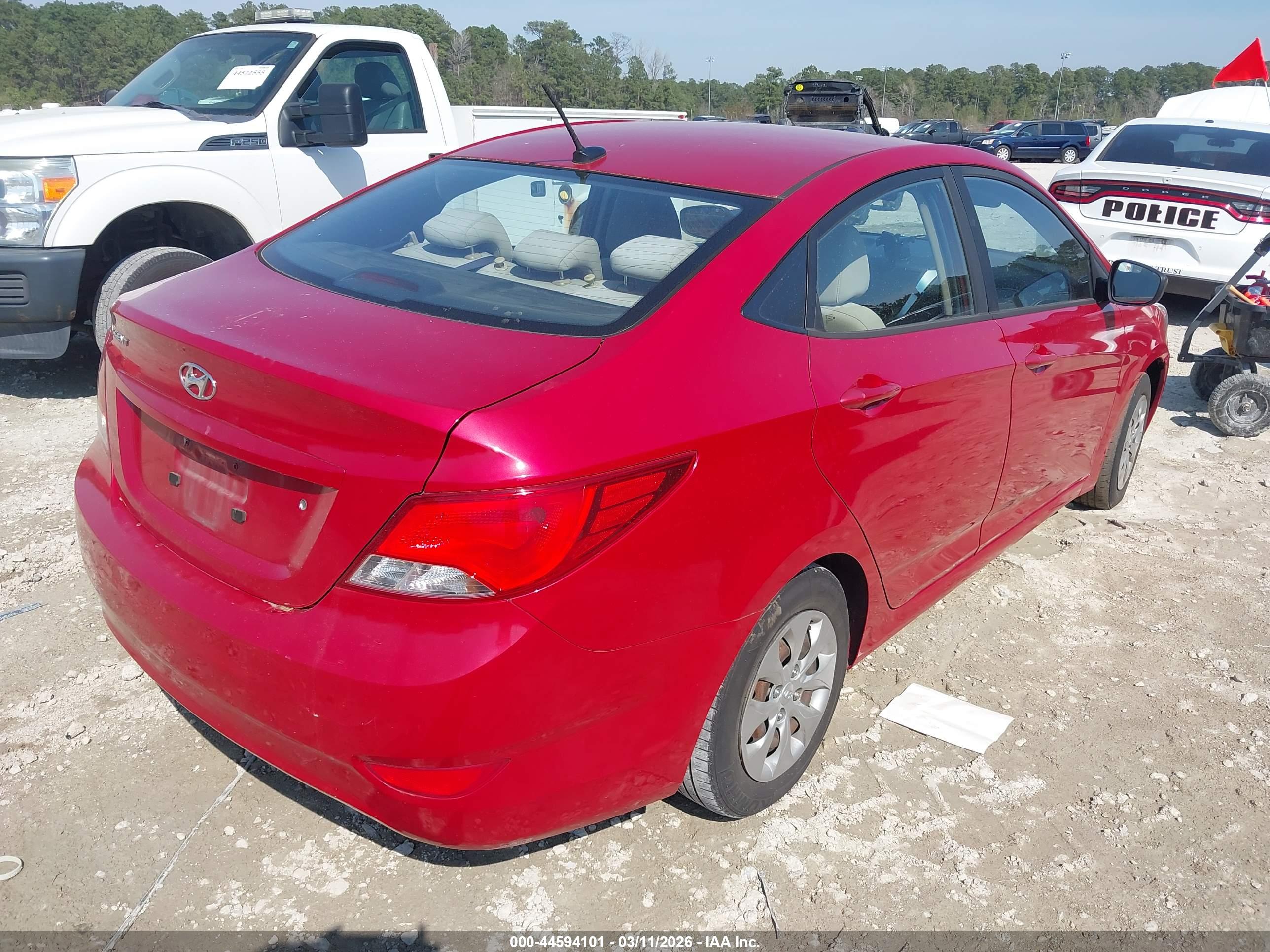 HYUNDAI ACCENT image 4