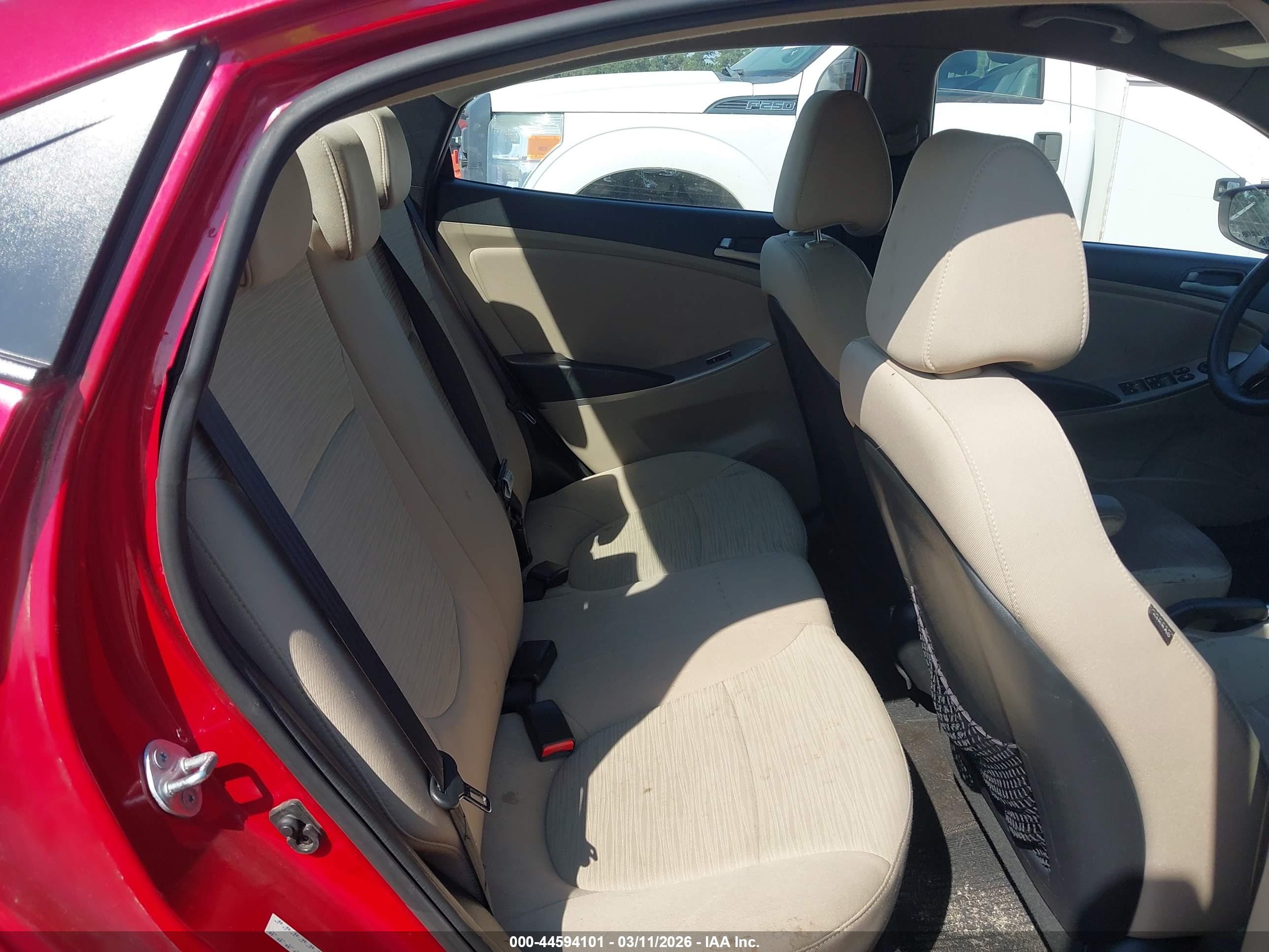 HYUNDAI ACCENT image 8