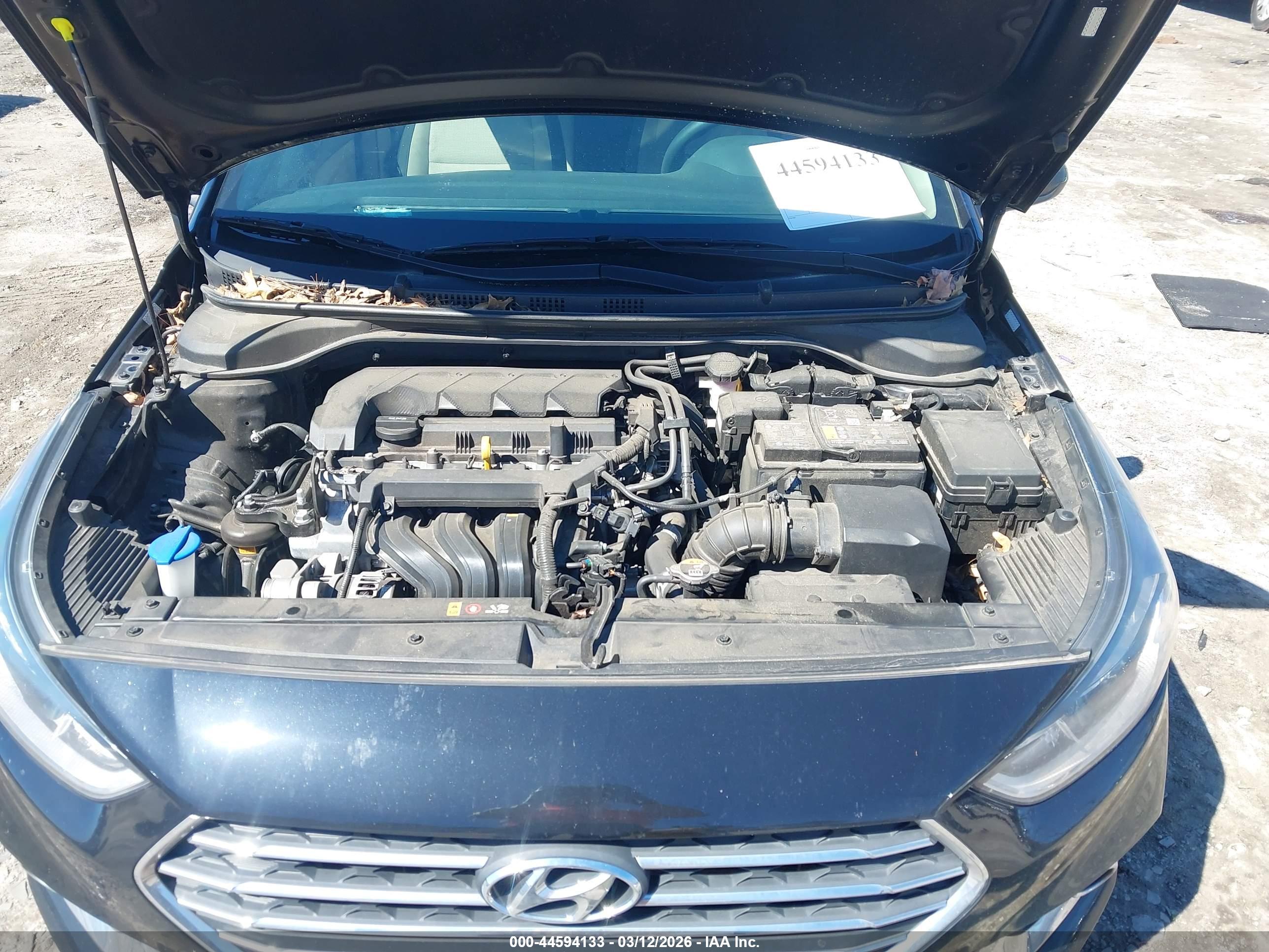 HYUNDAI ACCENT image 10