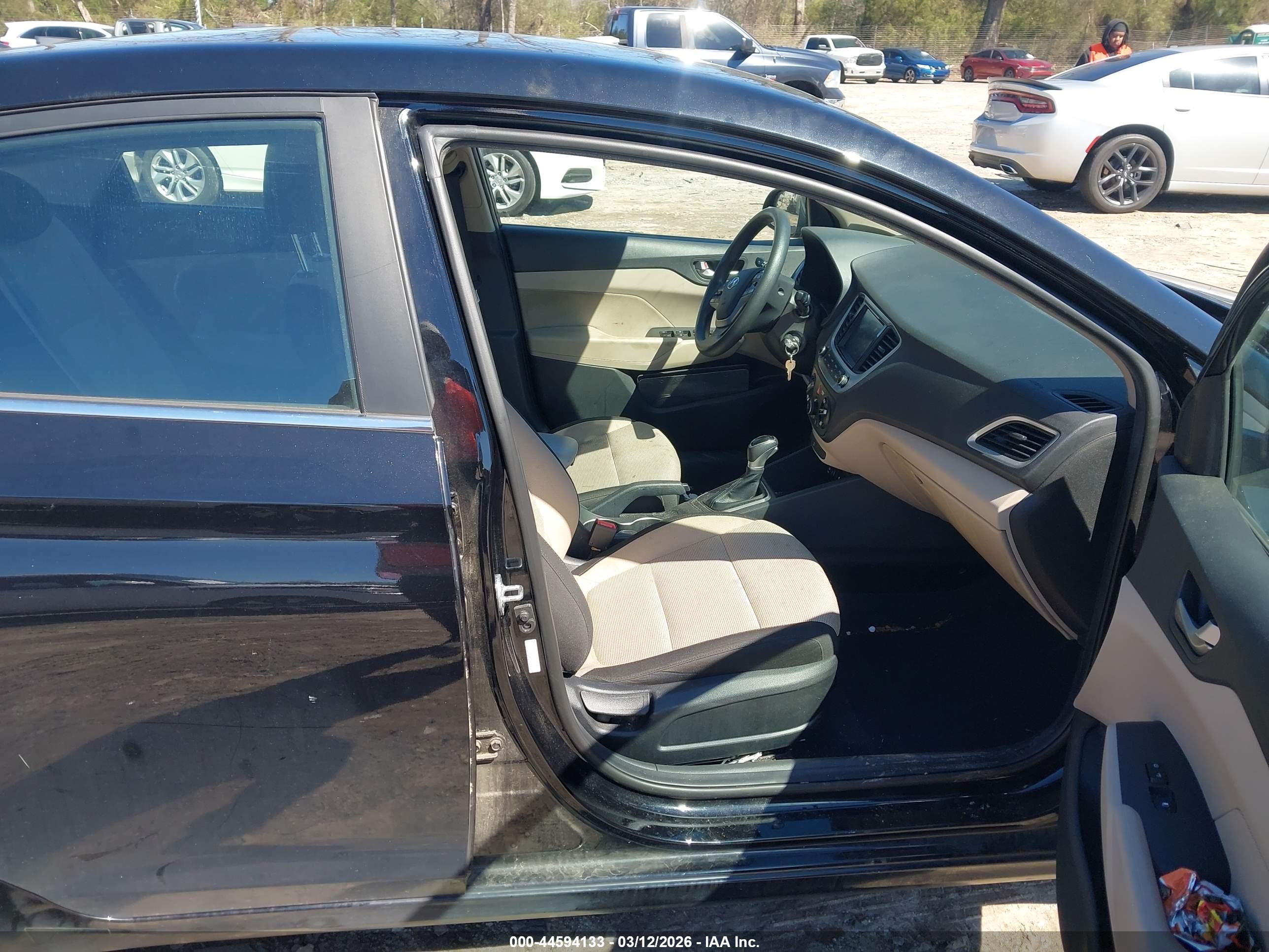 HYUNDAI ACCENT image 5