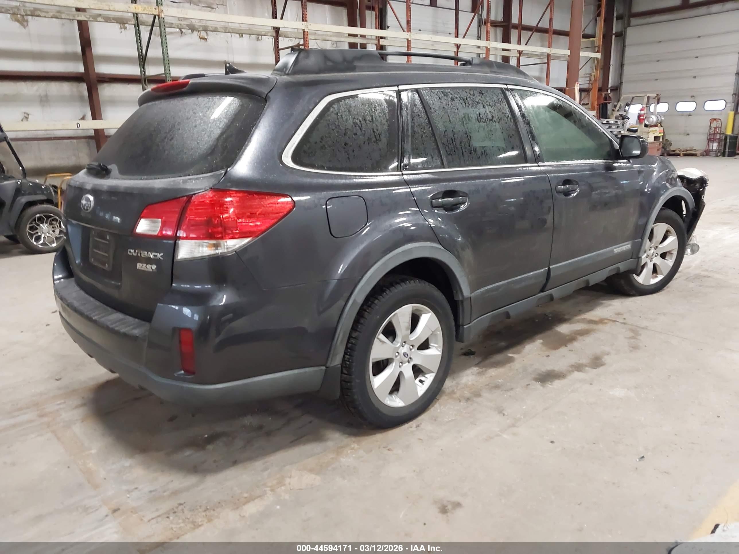 SUBARU OUTBACK image 4
