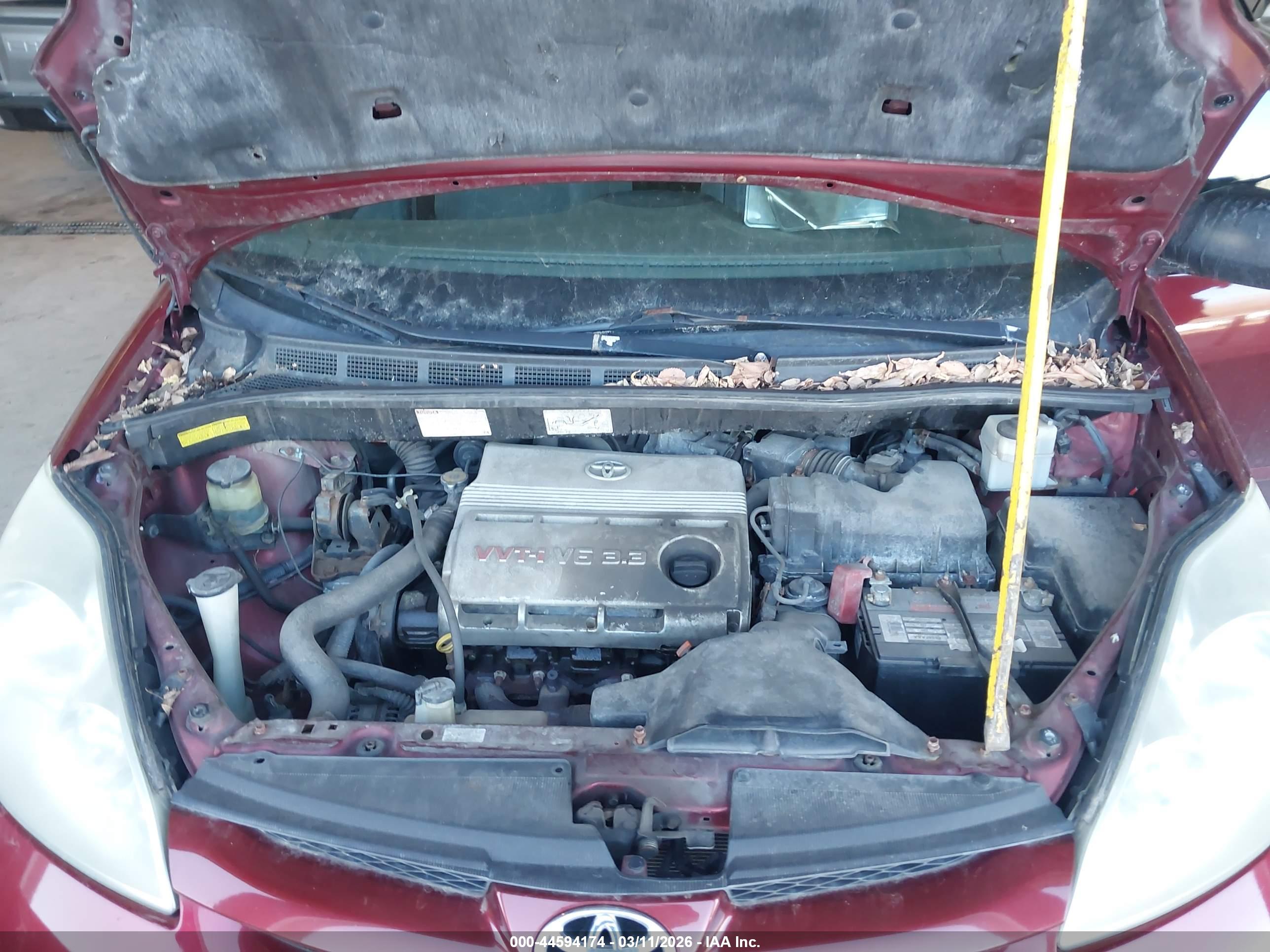 TOYOTA SIENNA image 10