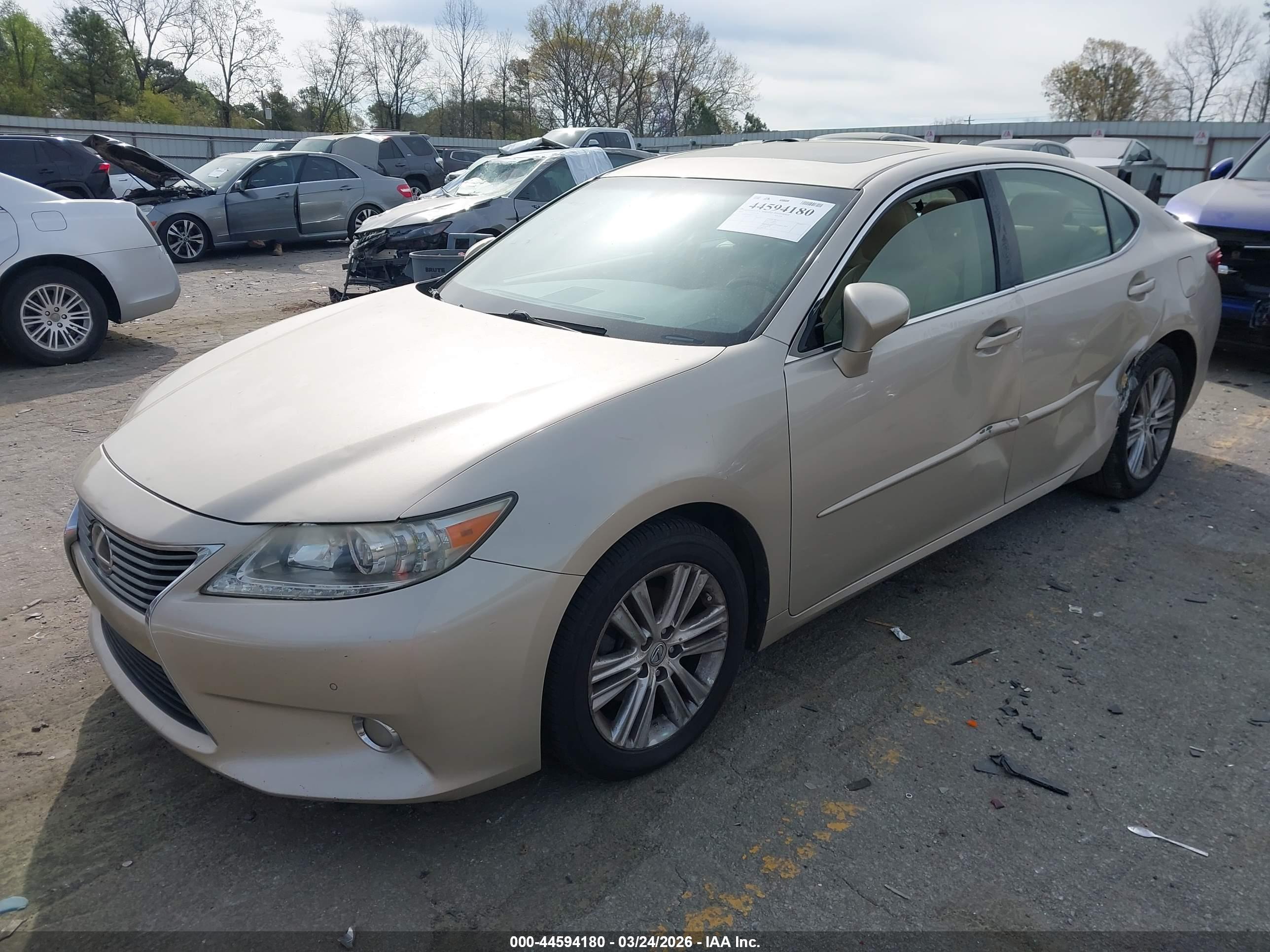 LEXUS ES image 2
