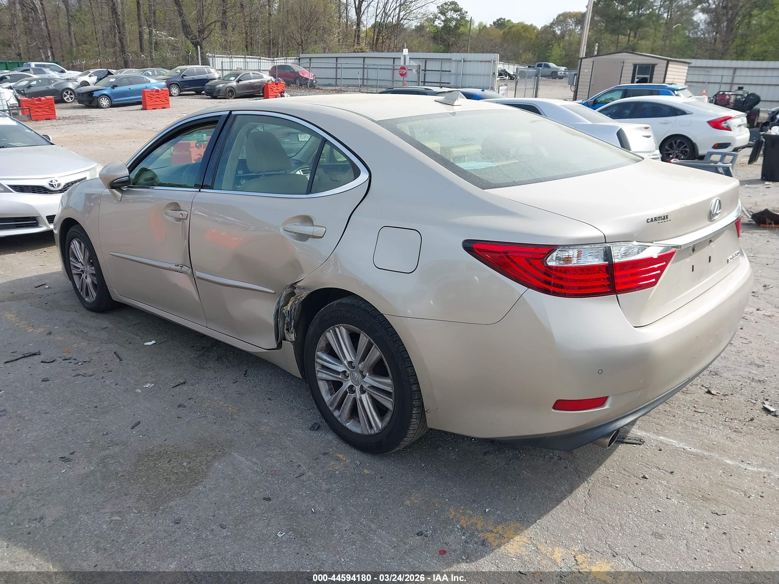 LEXUS ES image 3
