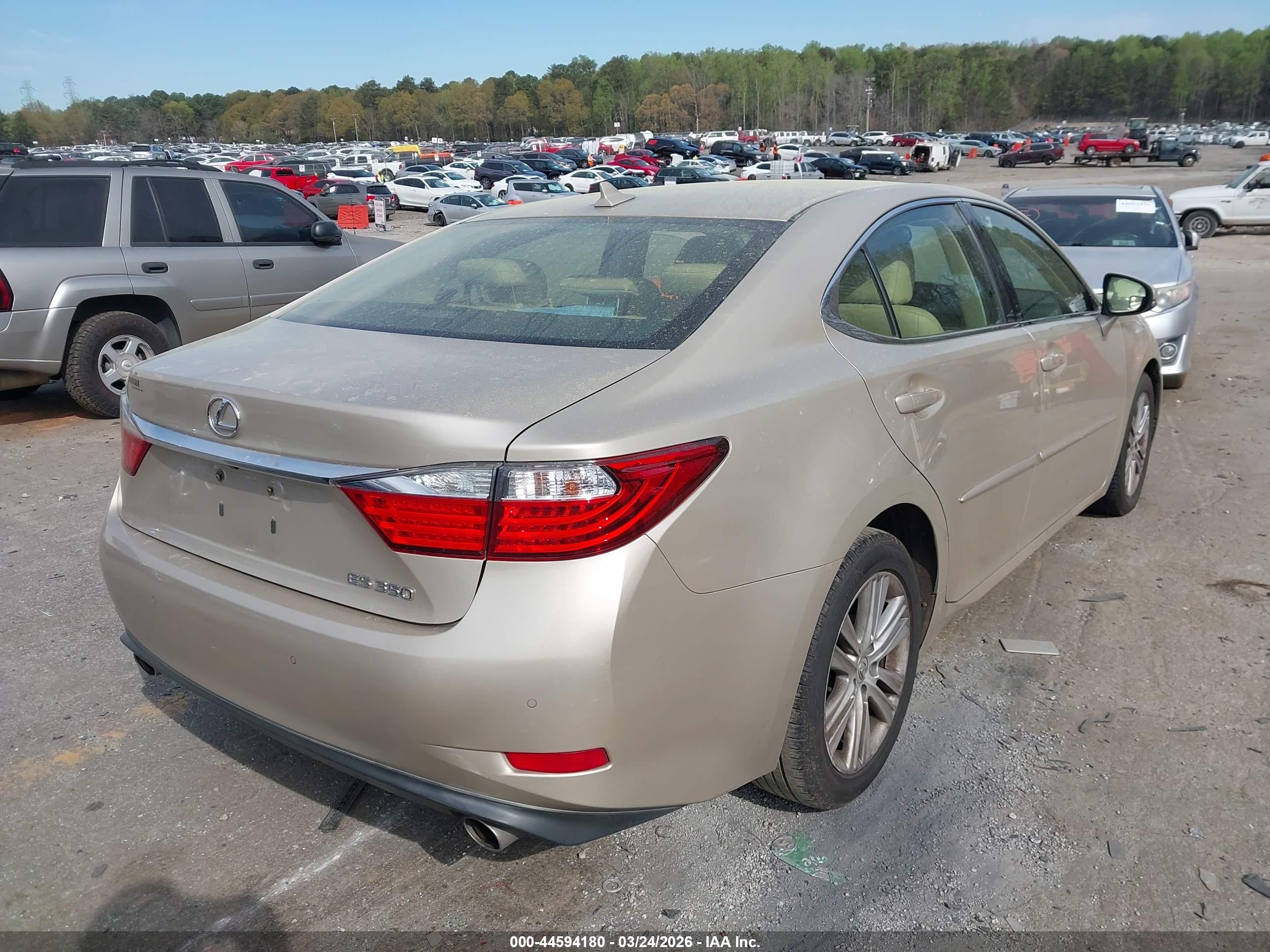 LEXUS ES image 4