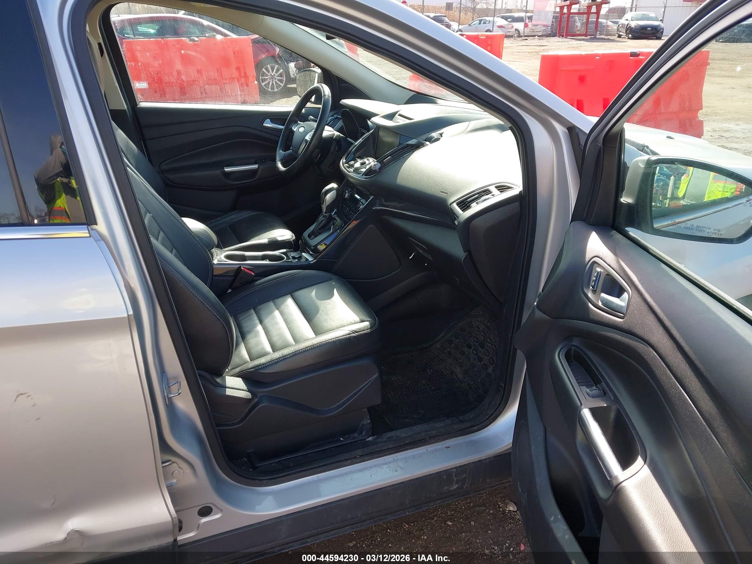 FORD ESCAPE image 5