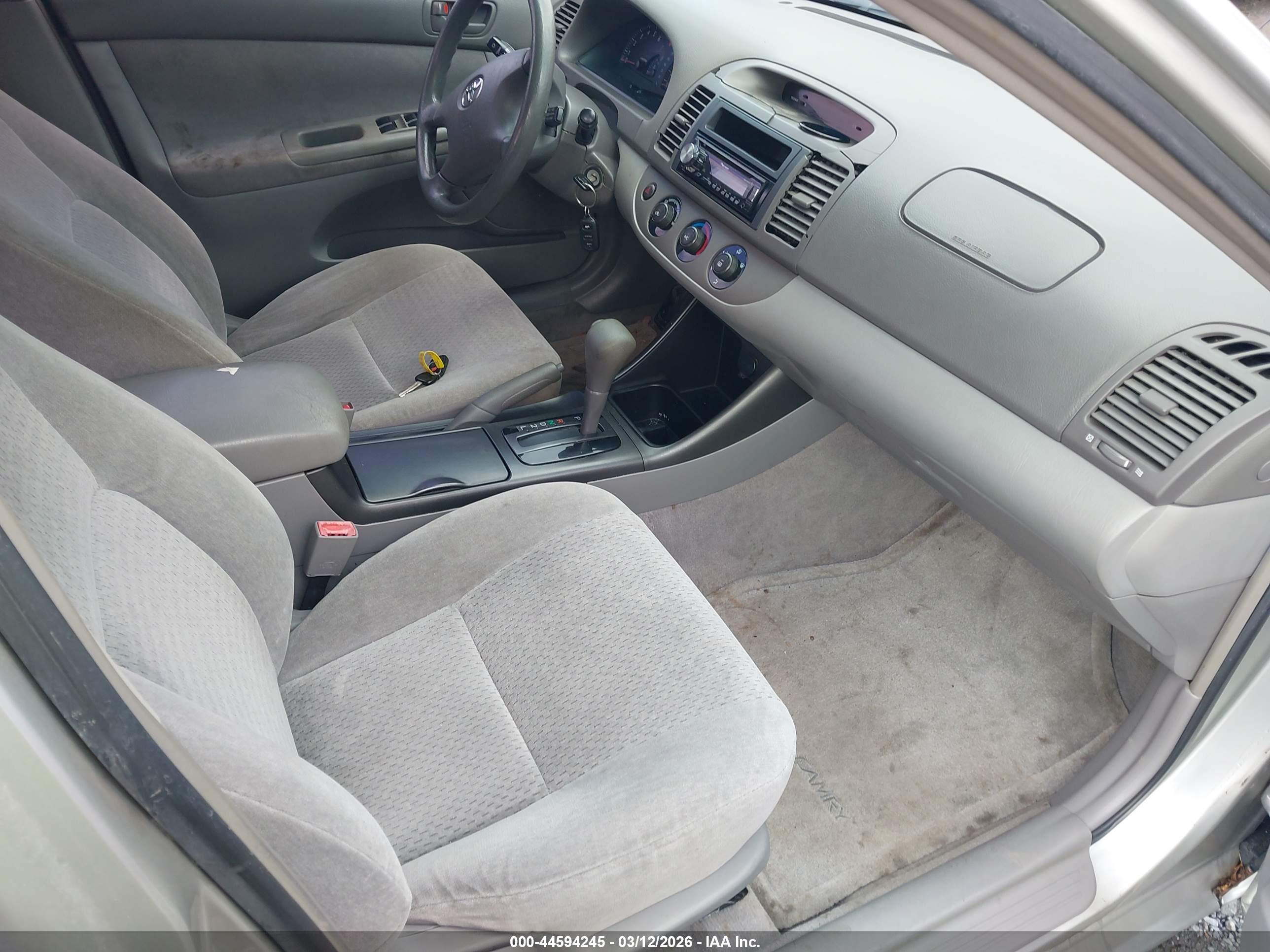 TOYOTA CAMRY image 5