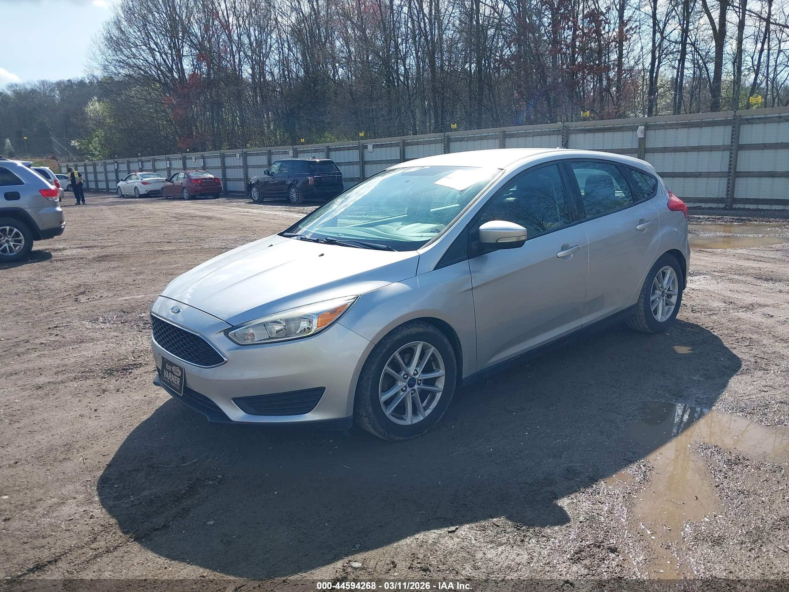 FORD FOCUS image 2