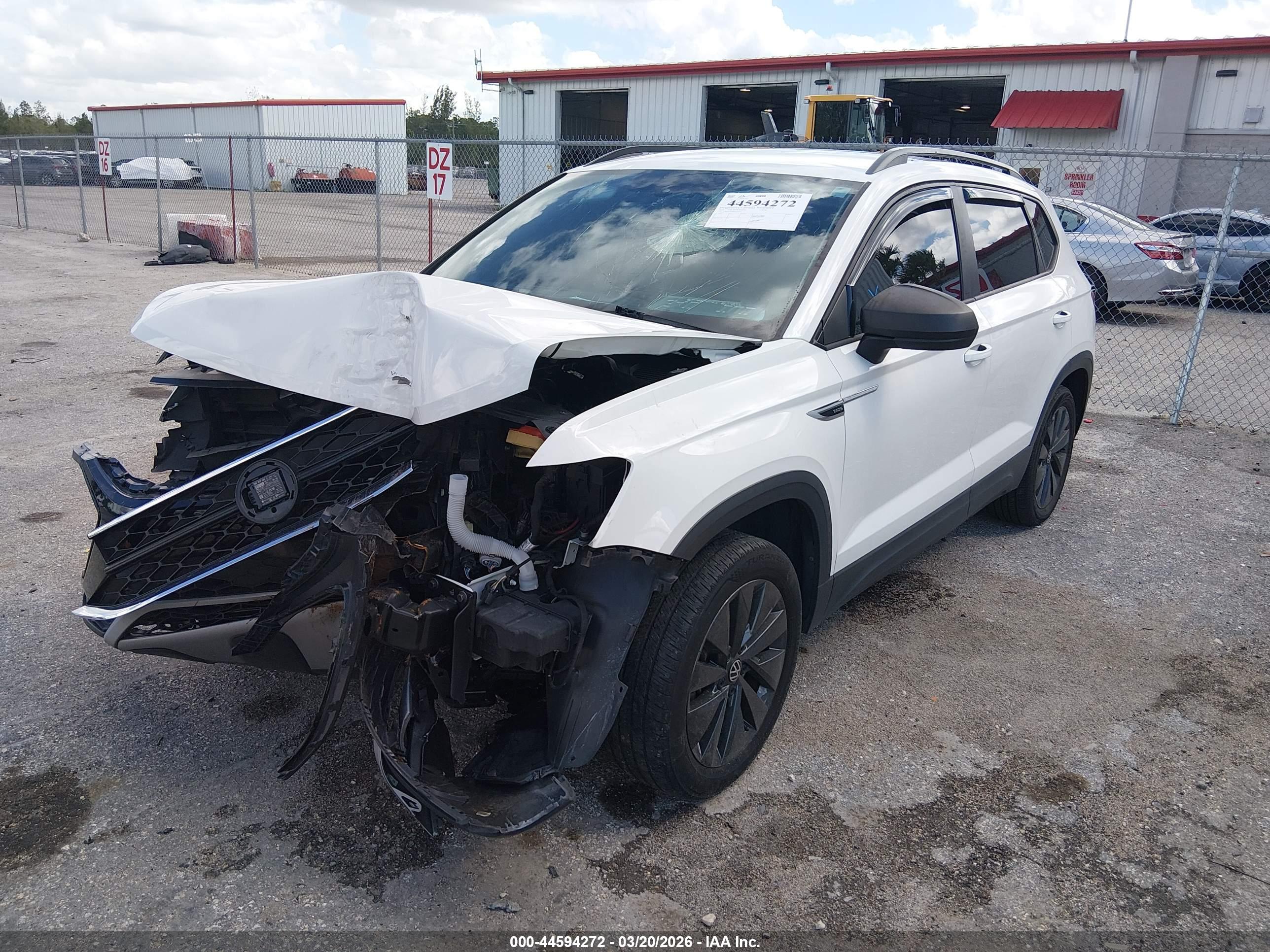 VOLKSWAGEN TAOS image 2