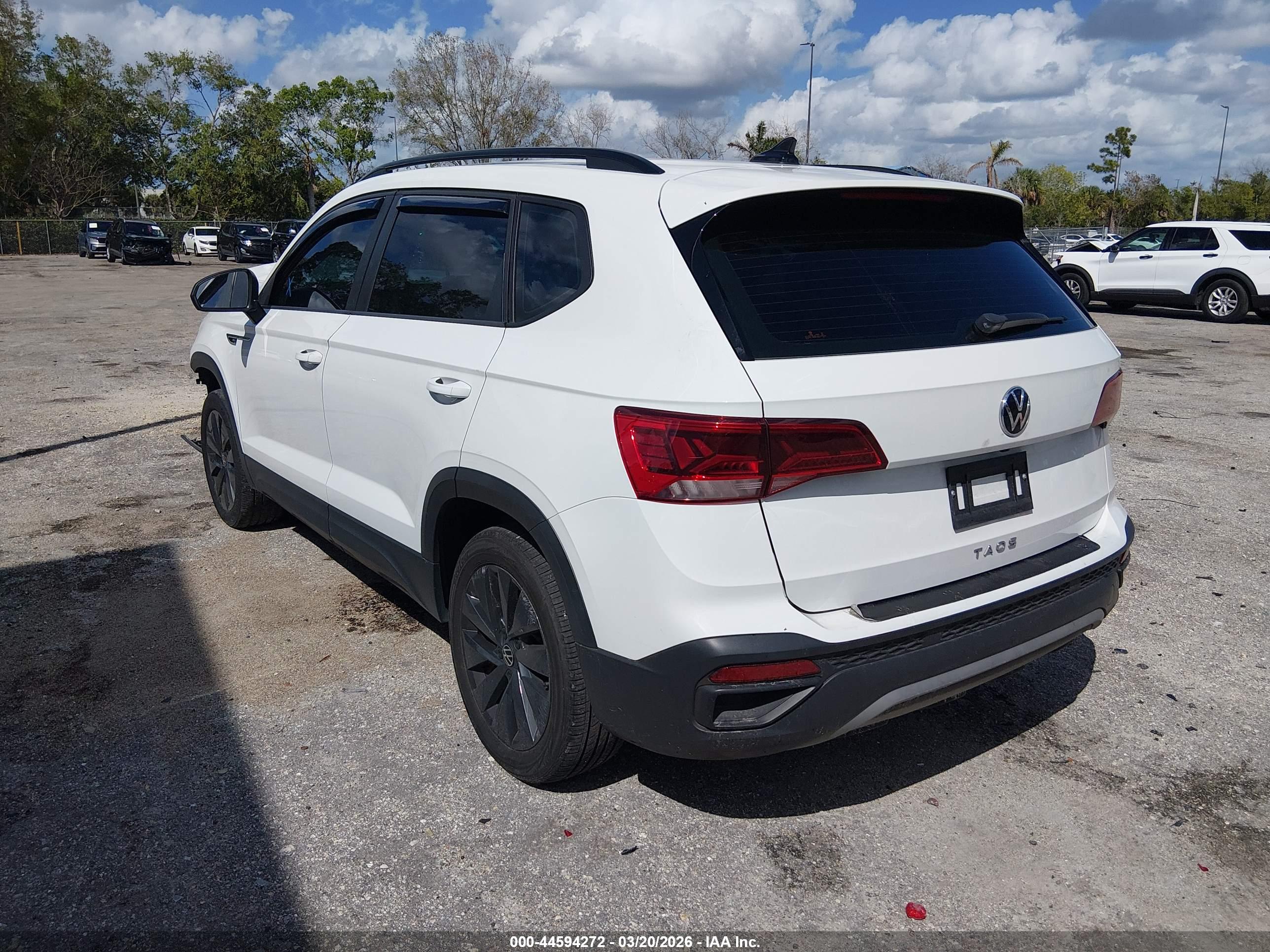 VOLKSWAGEN TAOS image 3