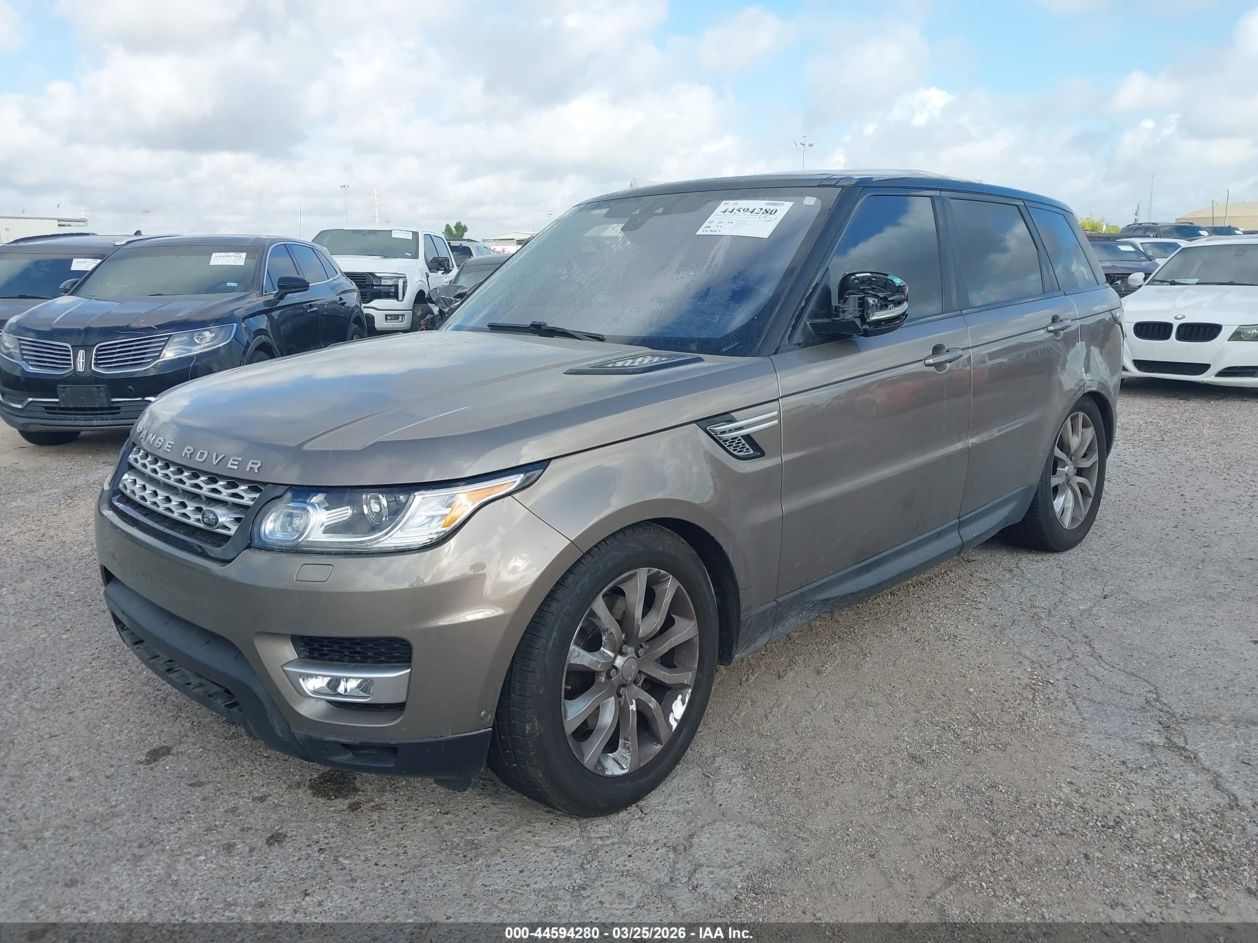 LAND ROVER image 2