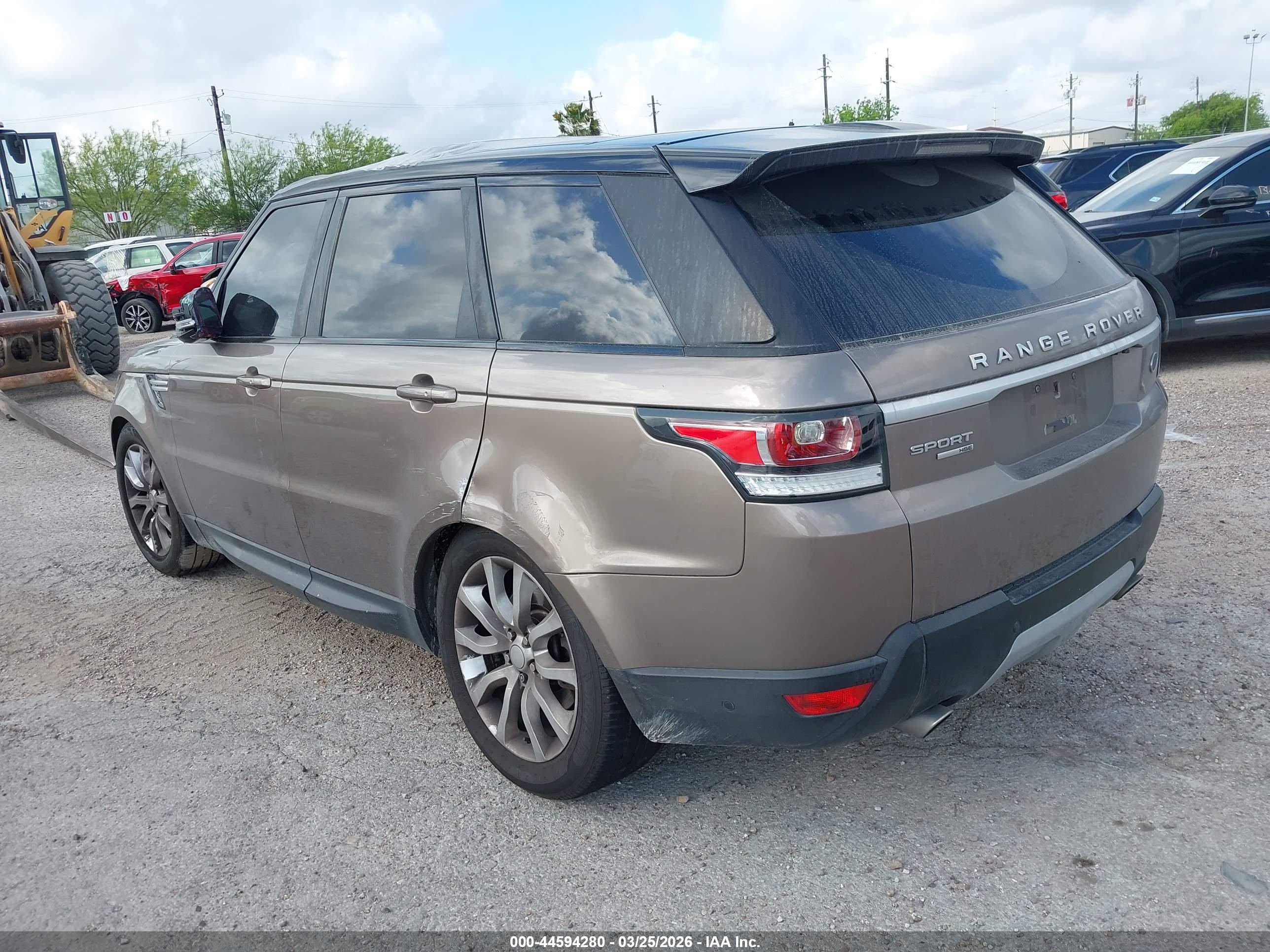 LAND ROVER image 3